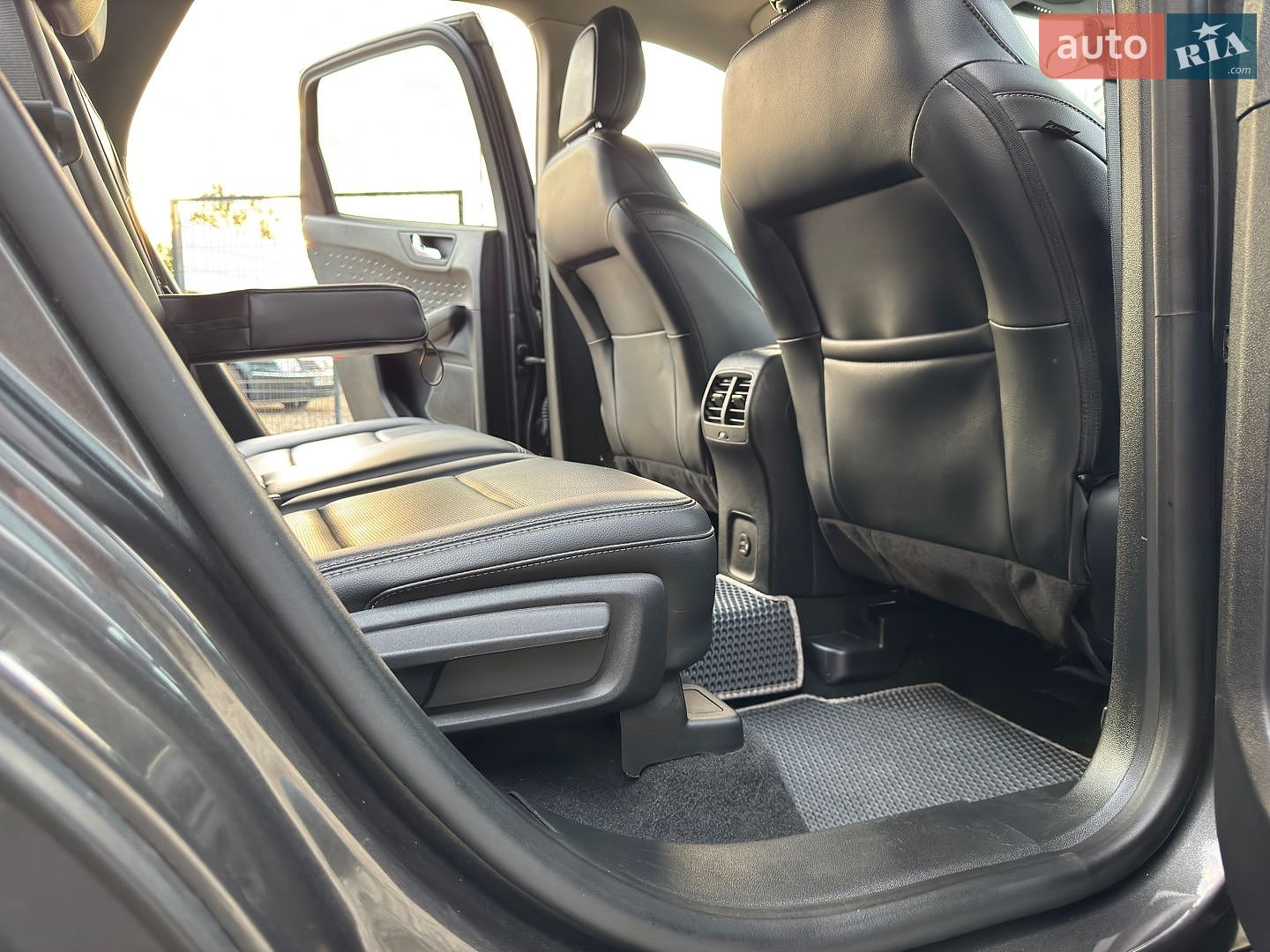 Ford Escape 2020 VIN 1FMCU0G62LUC39893 фото оголошення 33 з 46