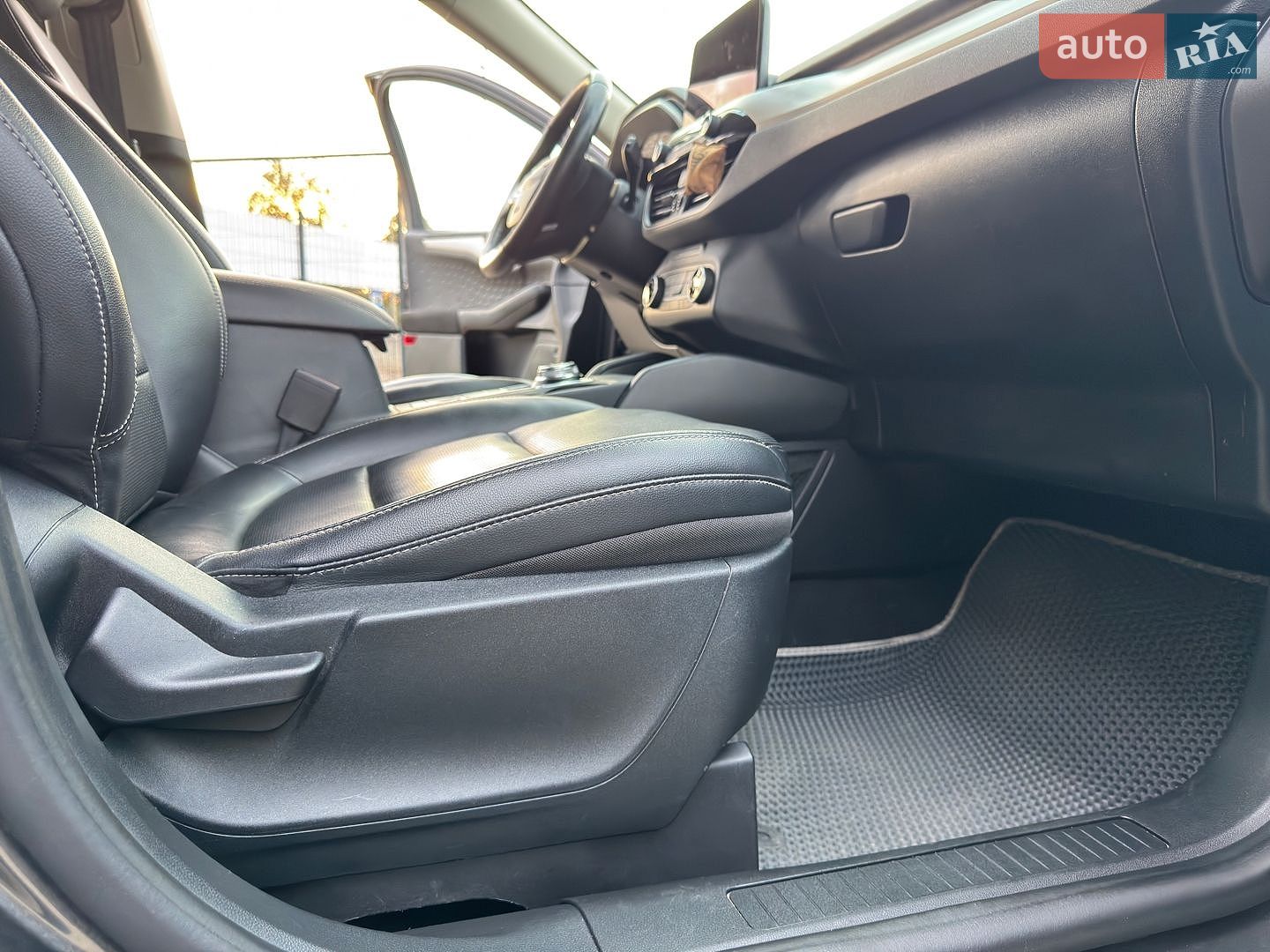 Ford Escape 2020 VIN 1FMCU0G62LUC39893 фото оголошення 36 з 46