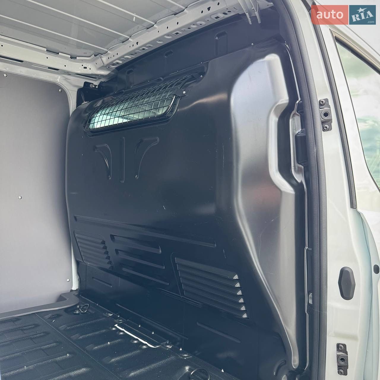 Ford Transit Connect 2022 VIN WF0SXXWPGSNT29103 фото оголошення 33 з 46
