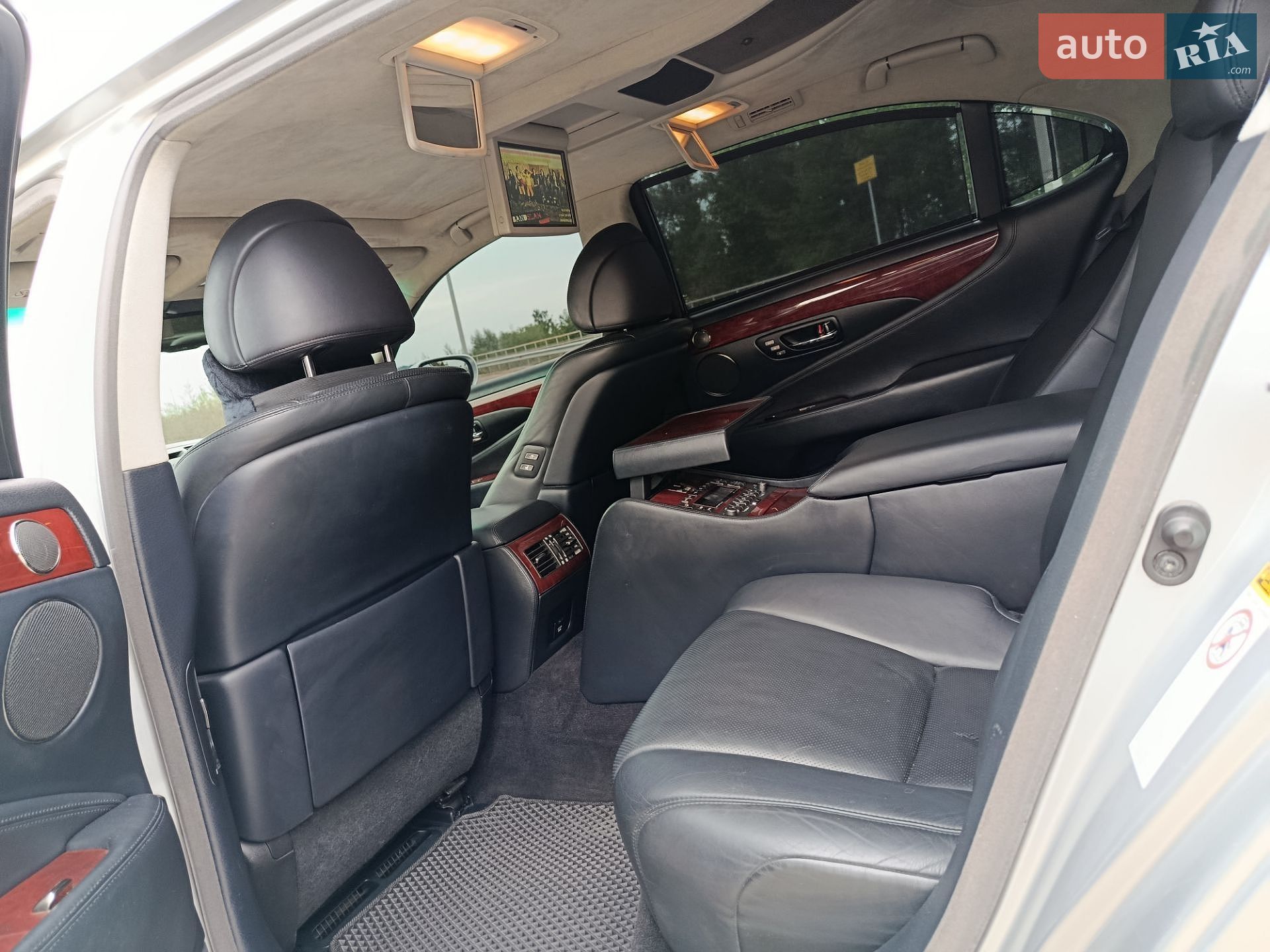 Lexus LS 2007 VIN JTHGL46F175019435 фото оголошення 12 з 22