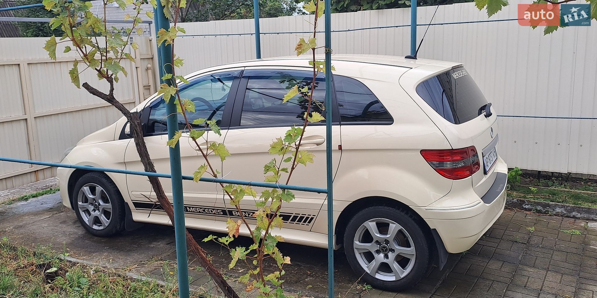Mercedes-Benz B-Class 2011 VIN WDD2452071J696280 фото оголошення 3 з 12