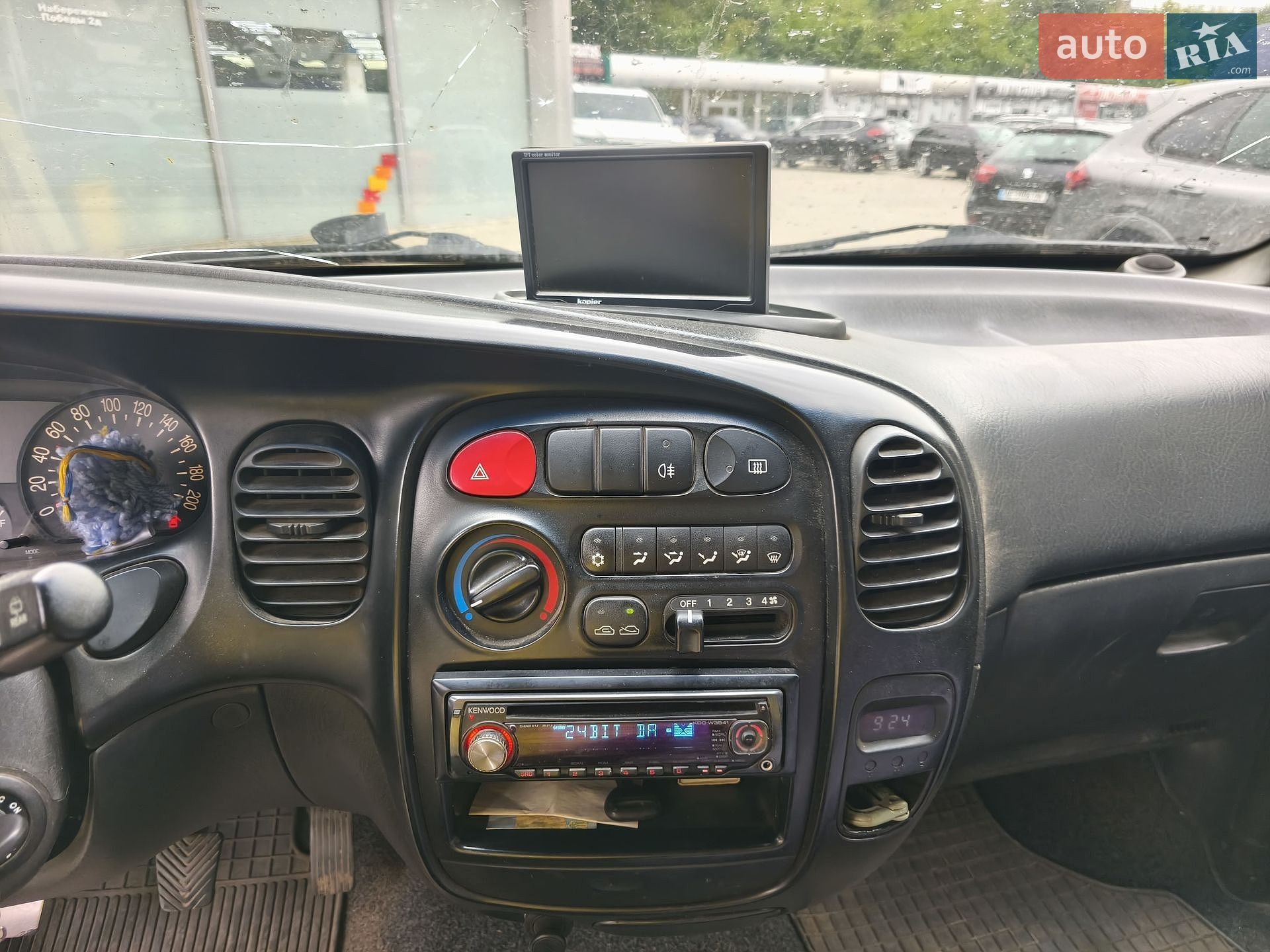 Hyundai H-1 2007 VIN KMJWVH7WP7U811880 фото оголошення 12 з 17