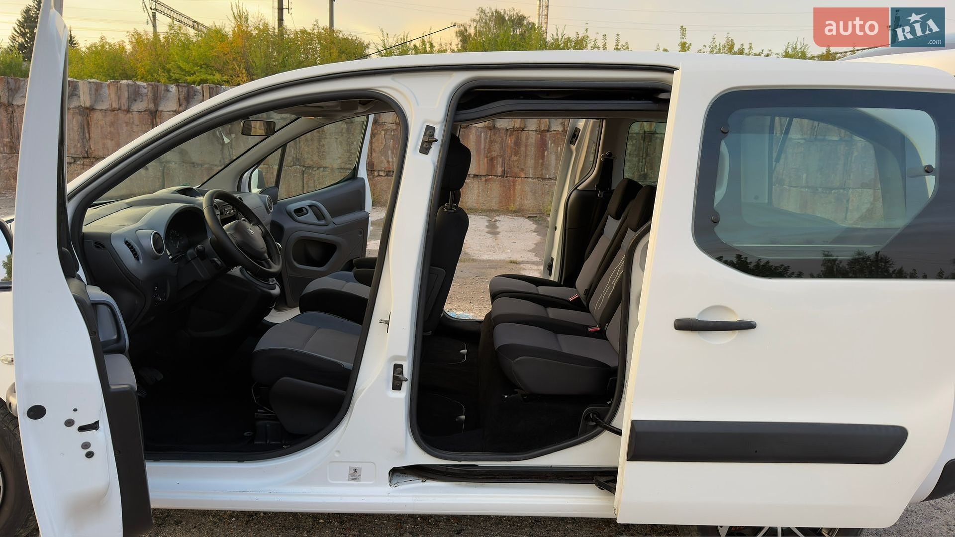 Peugeot Partner 2013 VIN VF37J5FK0DJ628558 фото оголошення 29 з 75