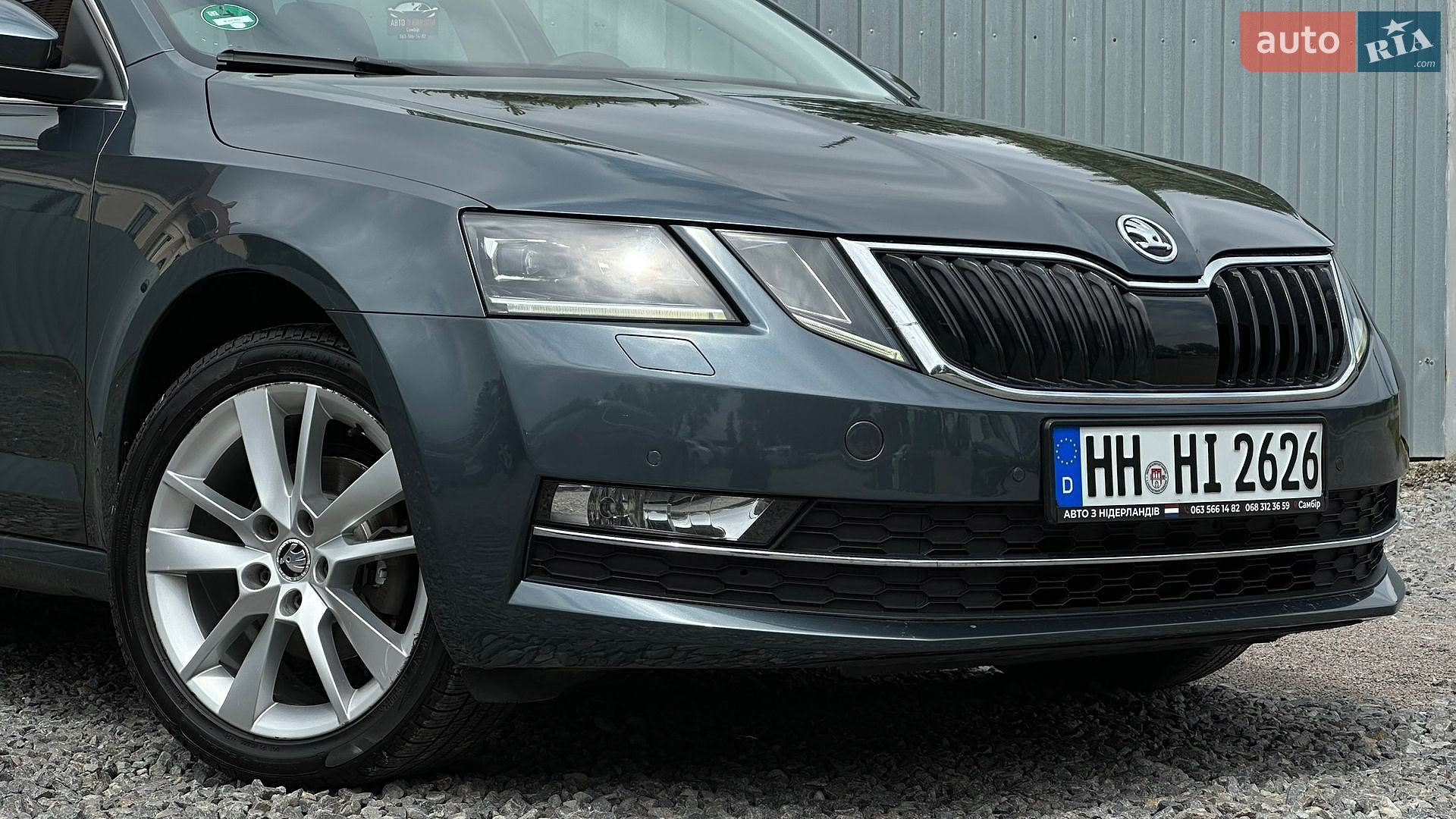 Skoda Octavia 2017 VIN TMBJG9NE6J0032705 фото оголошення 16 з 105