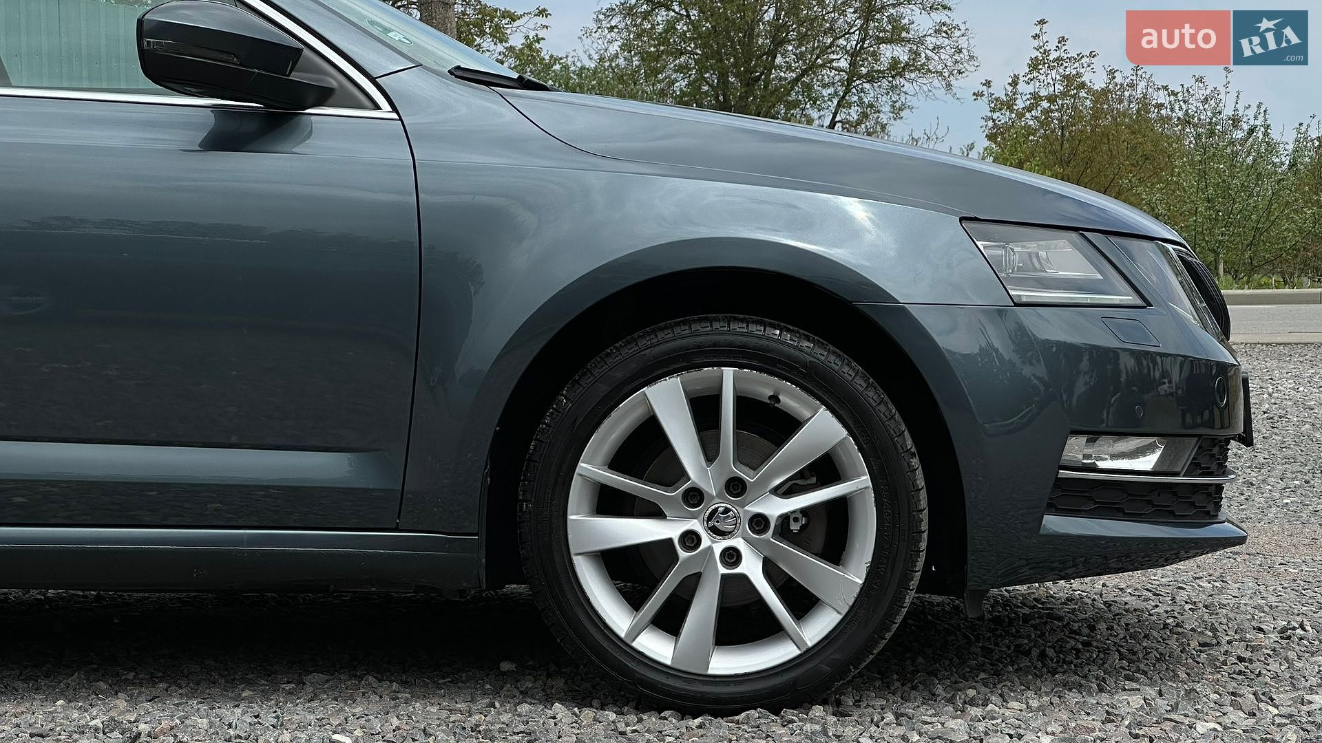 Skoda Octavia 2017 VIN TMBJG9NE6J0032705 фото оголошення 19 з 105