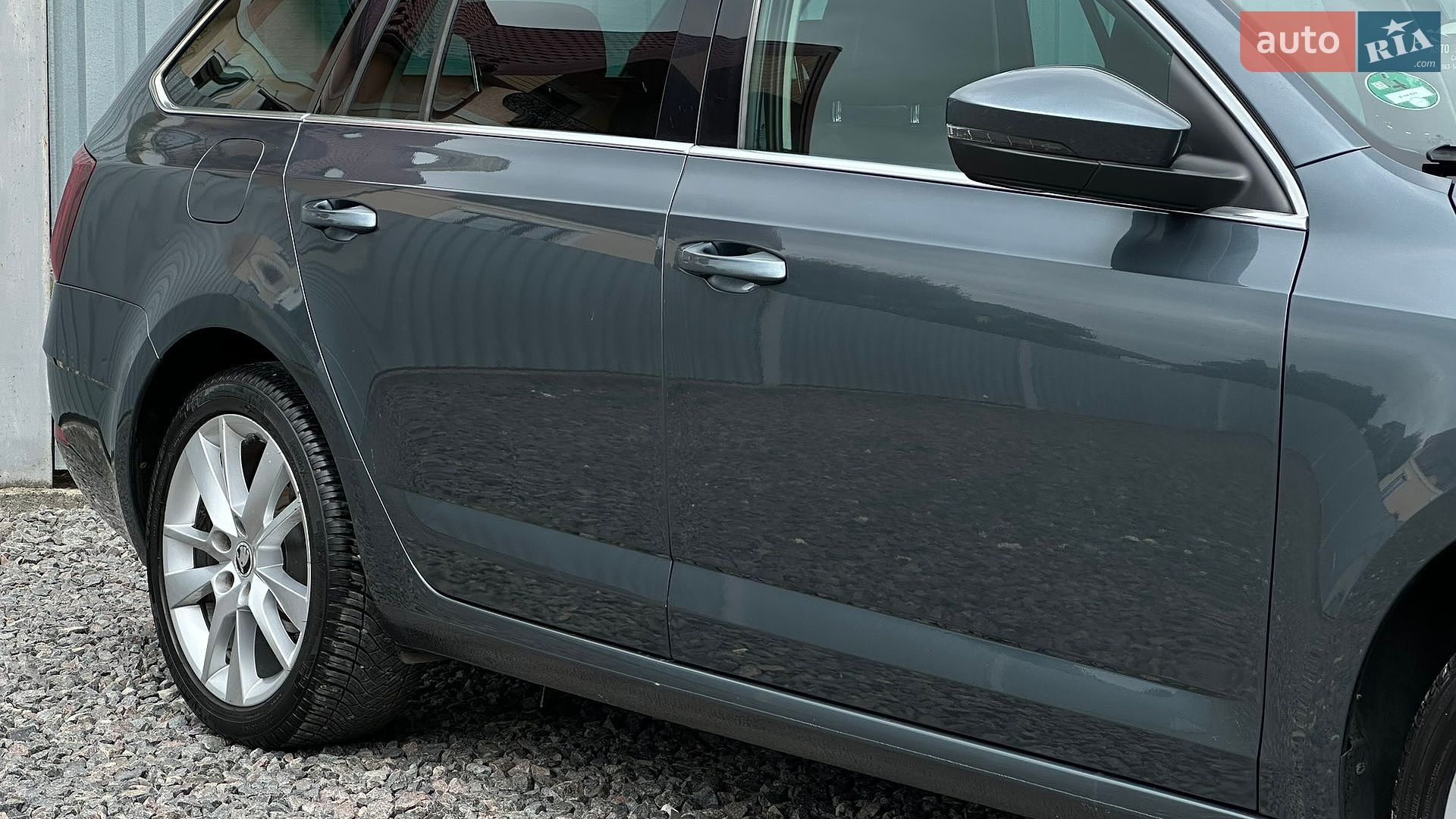 Skoda Octavia 2017 VIN TMBJG9NE6J0032705 фото оголошення 25 з 105