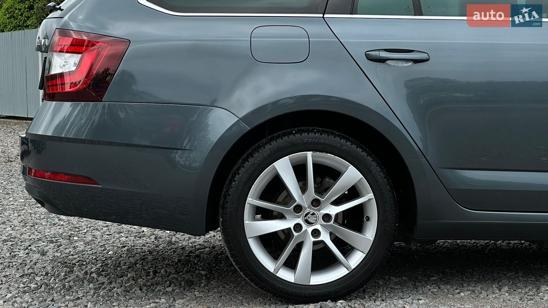 Skoda Octavia 2017 VIN TMBJG9NE6J0032705 фото оголошення 33 з 105