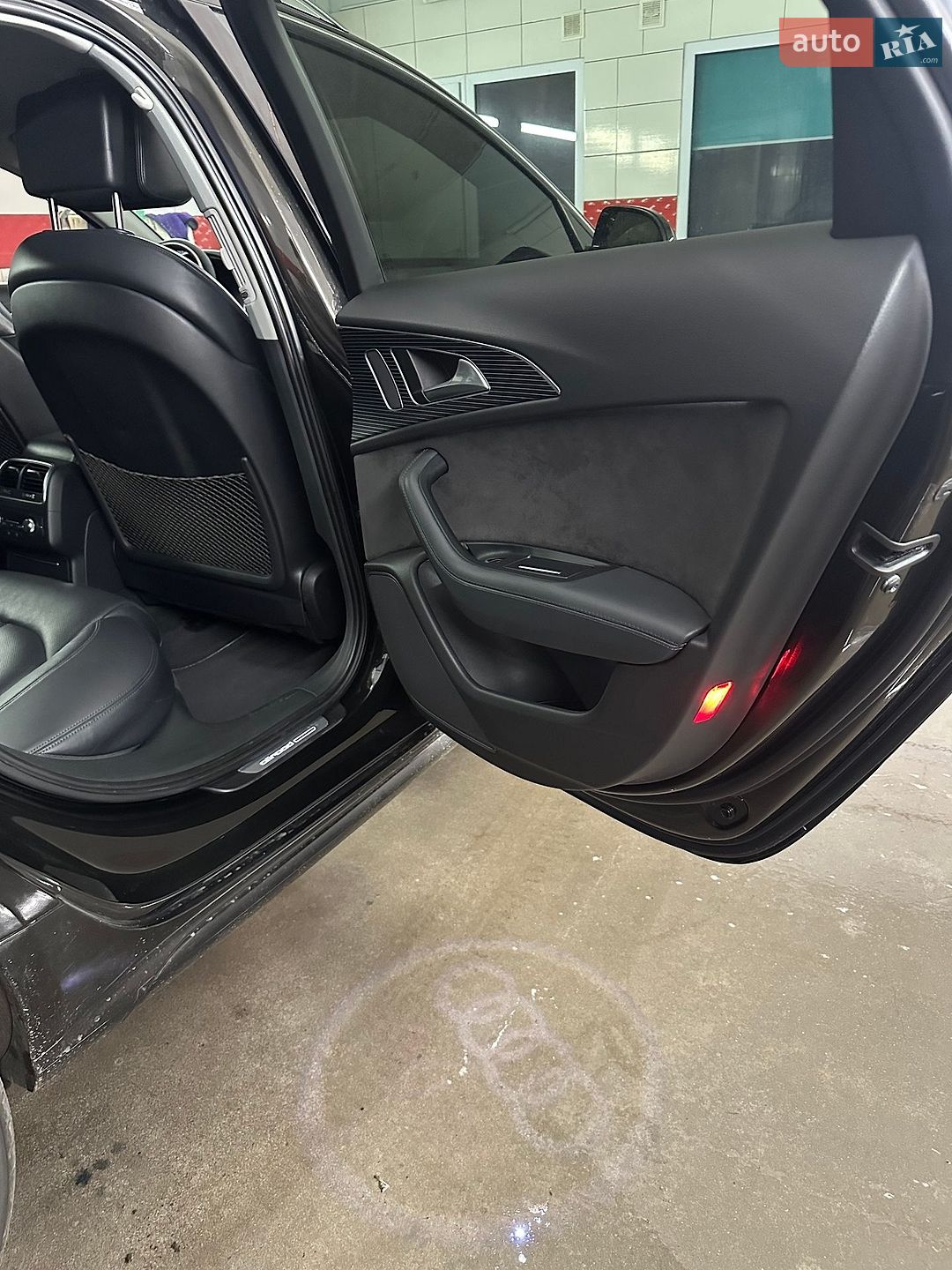 Audi A6 Allroad 2016 VIN WAUZZZ4G3GN143155 фото оголошення 30 з 39