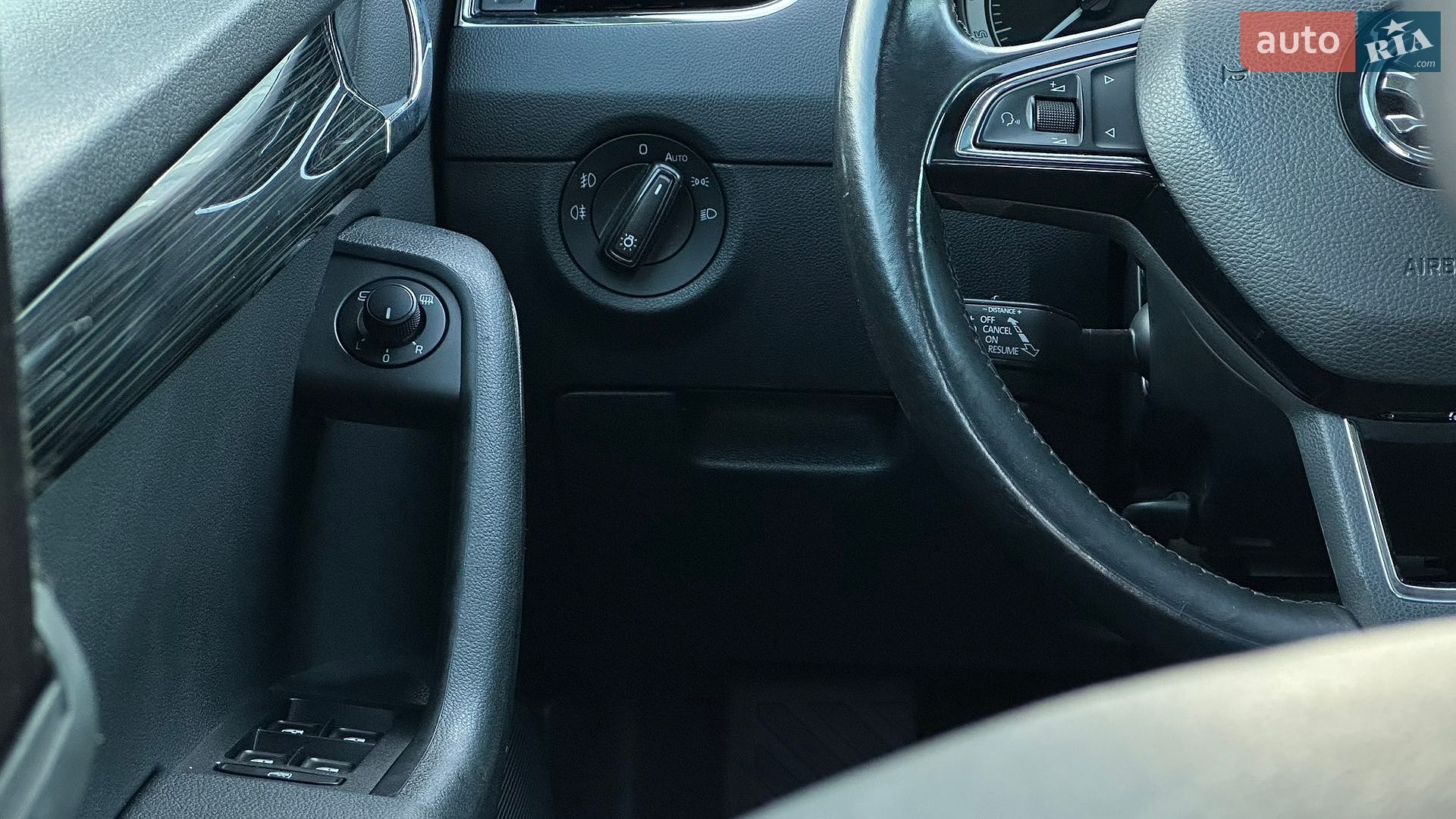 Skoda Octavia 2017 VIN TMBJG9NE6J0032705 фото оголошення 57 з 105
