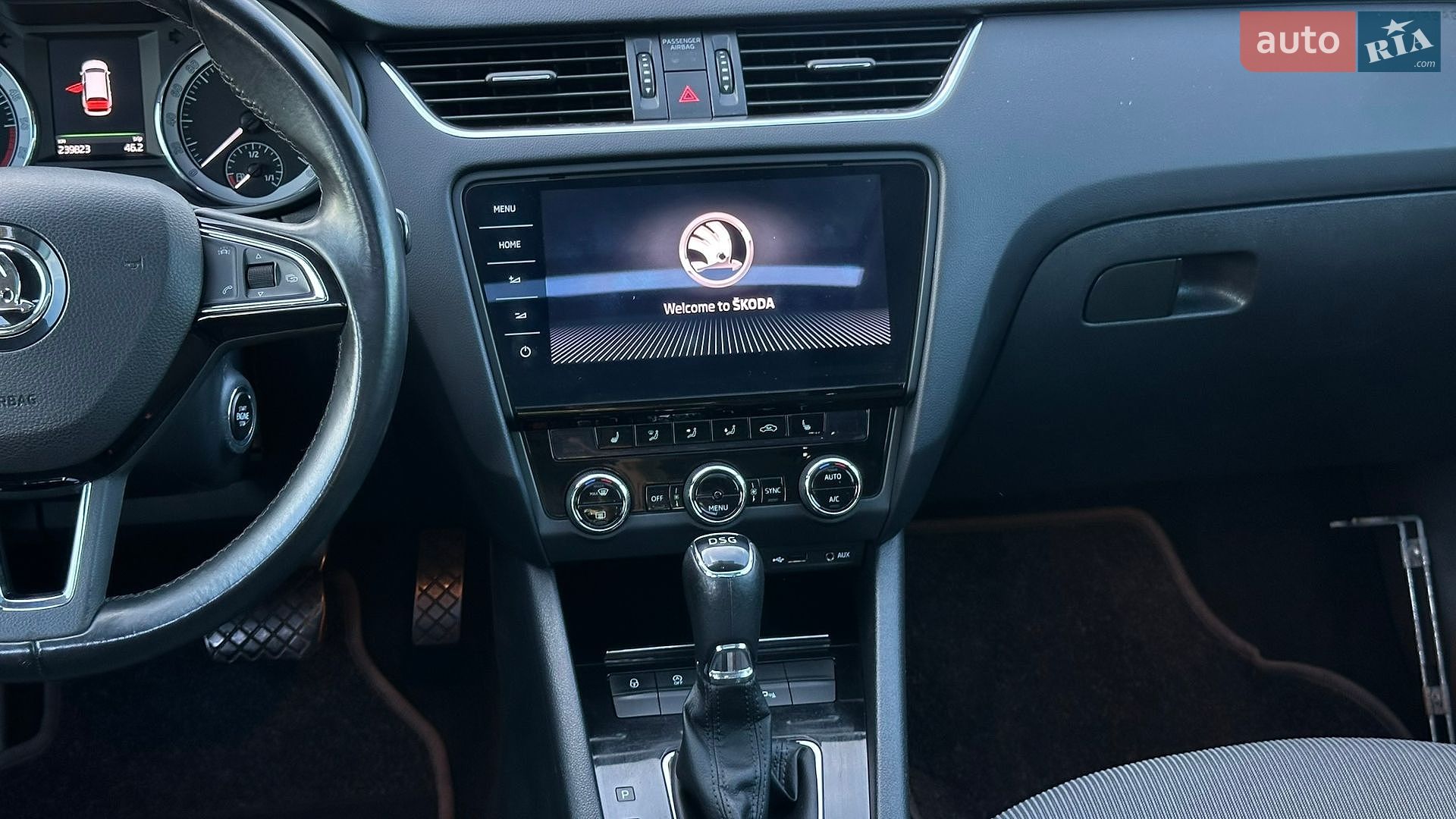 Skoda Octavia 2017 VIN TMBJG9NE6J0032705 фото оголошення 63 з 105
