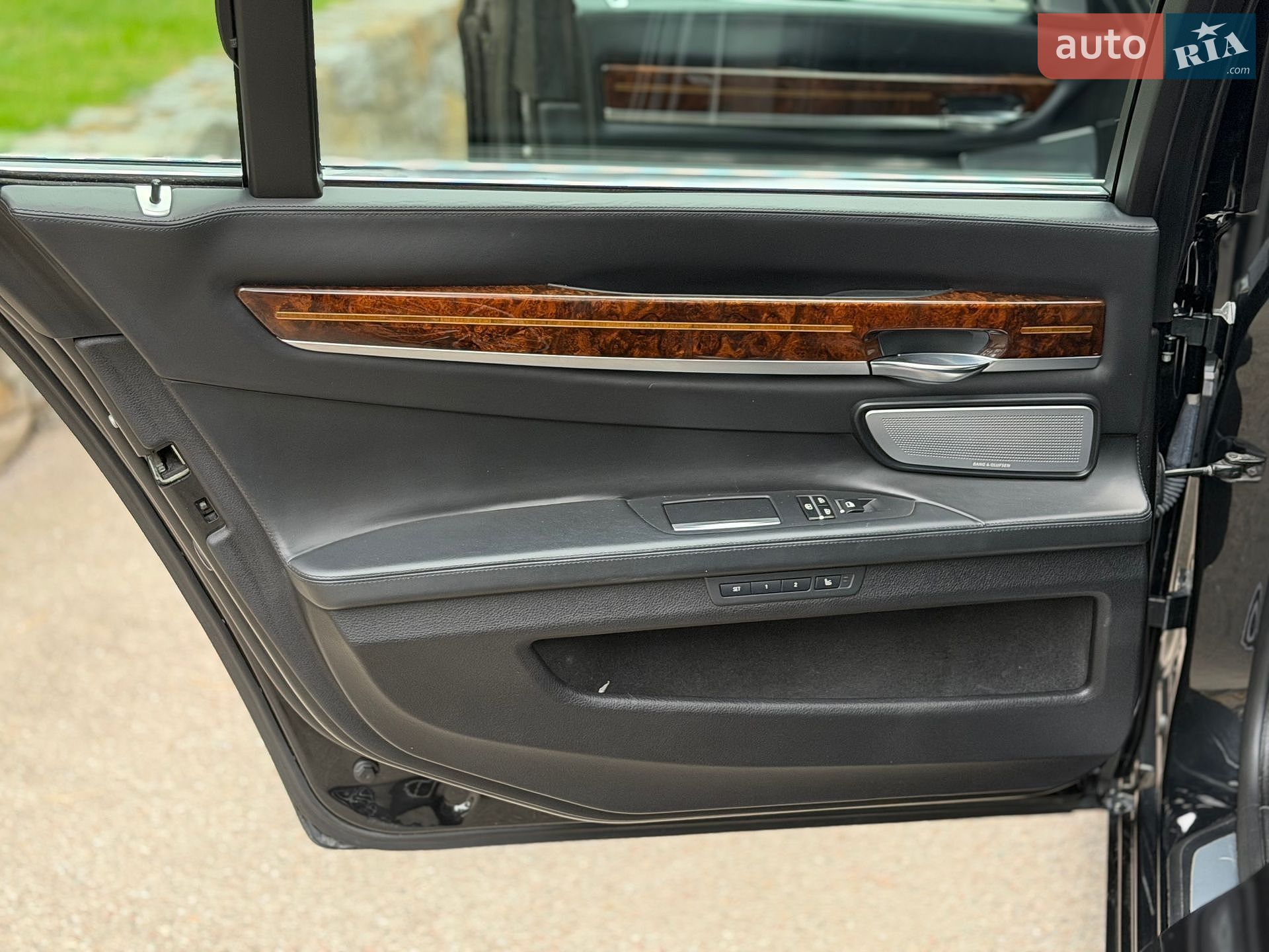 BMW 7 Series 2014 VIN WBAYF610X0GK19121 фото оголошення 20 з 24