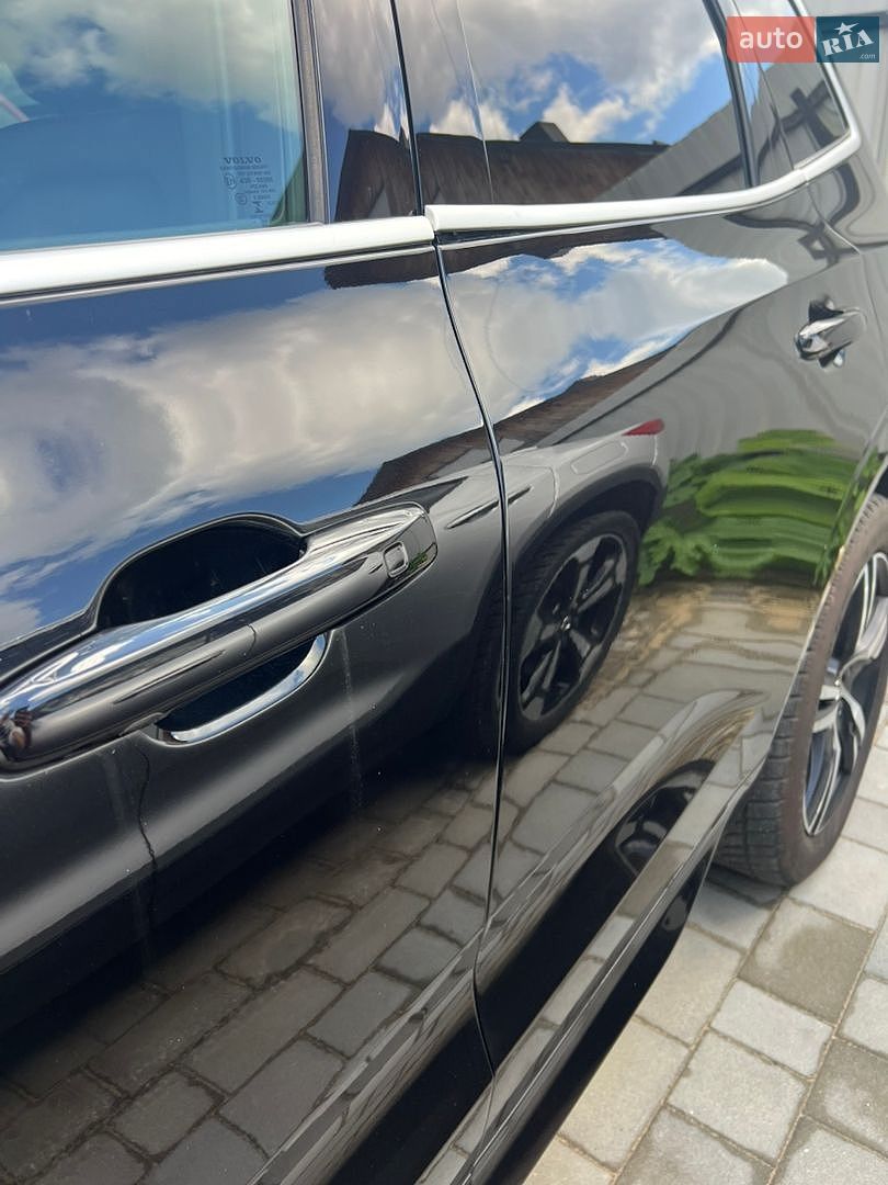 Volvo XC60 2019 VIN YV1UZA8UDK1225649 фото оголошення 38 з 47