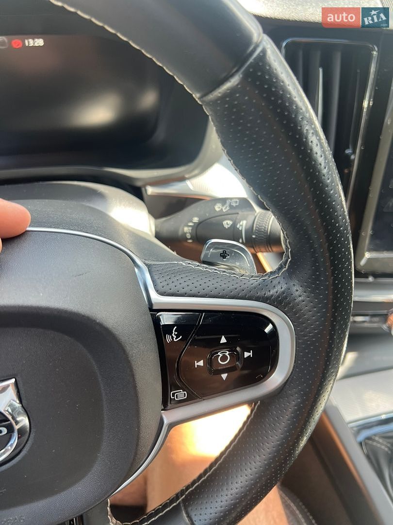 Volvo XC60 2019 VIN YV1UZA8UDK1225649 фото оголошення 43 з 47