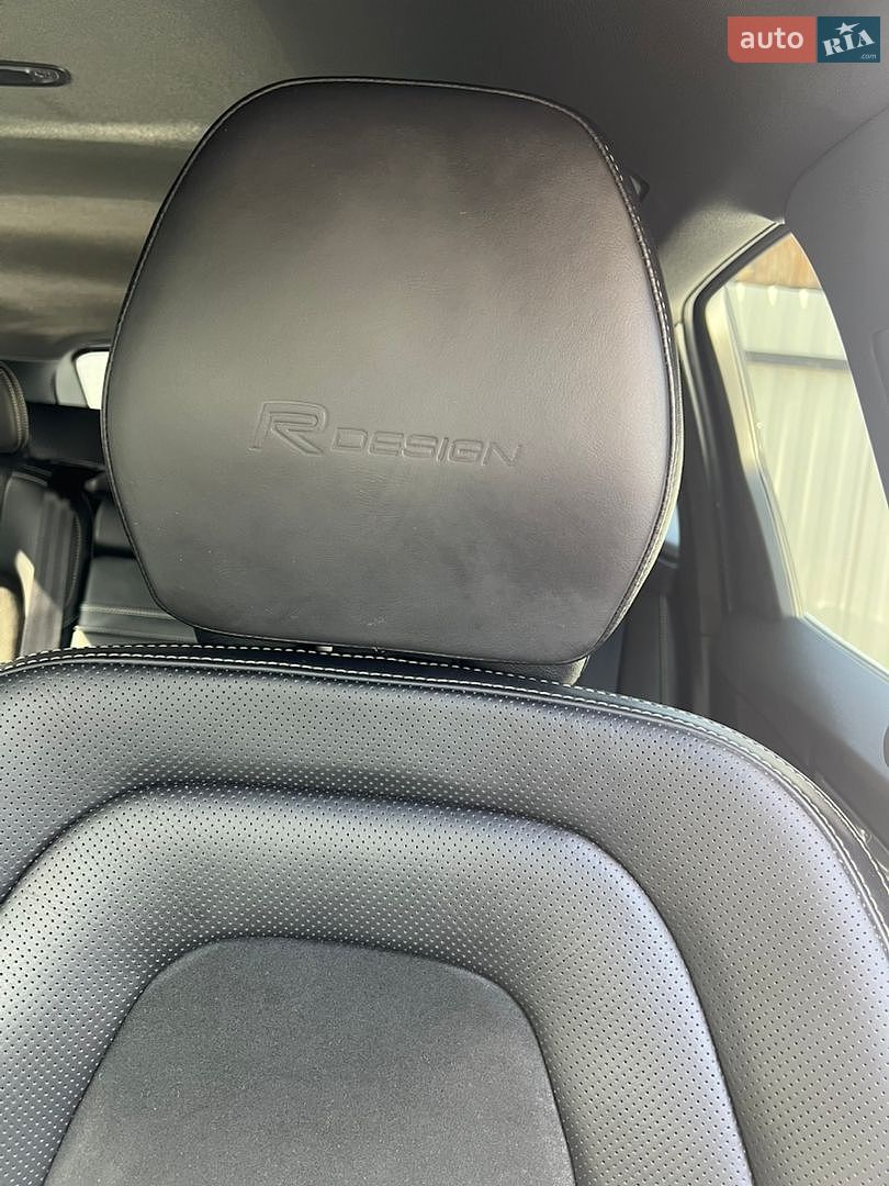 Volvo XC60 2019 VIN YV1UZA8UDK1225649 фото оголошення 32 з 47