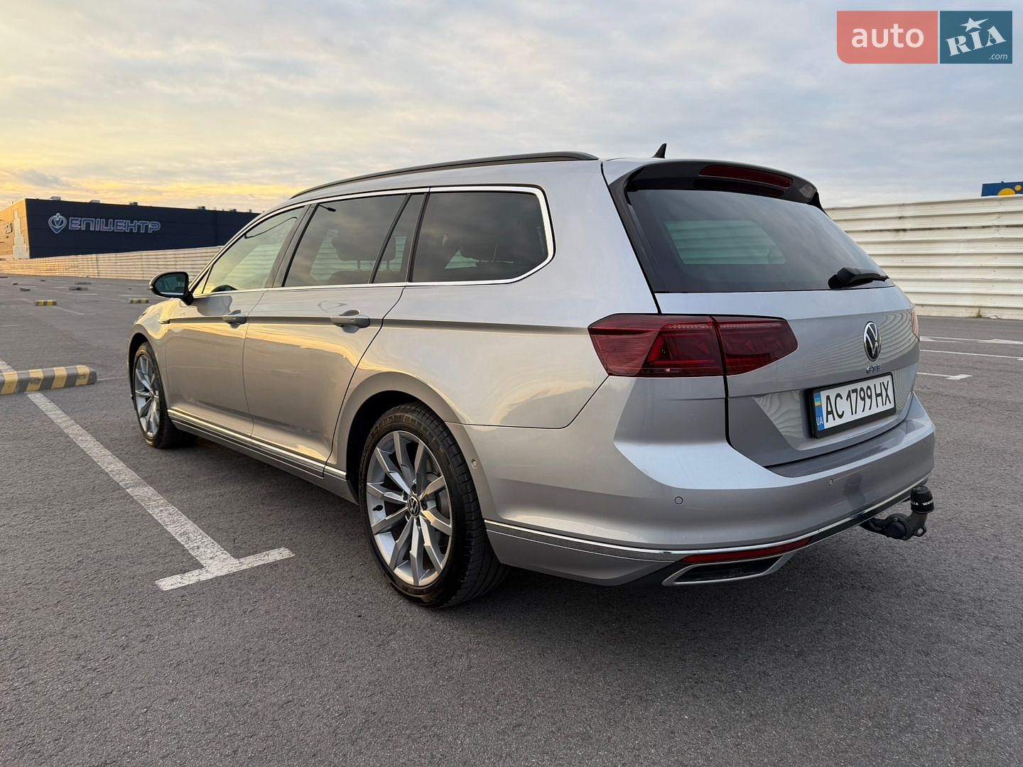 Volkswagen Passat 2020 VIN WVWZZZ3CZME027709 фото оголошення 10 з 111