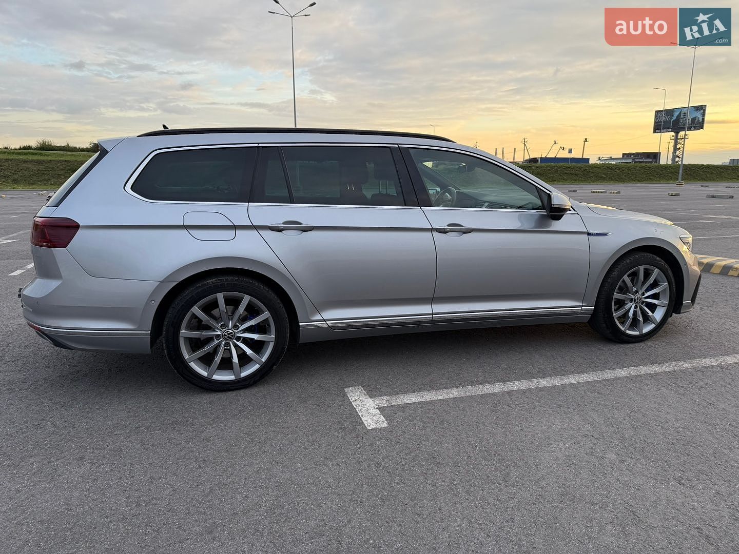 Volkswagen Passat 2020 VIN WVWZZZ3CZME027709 фото оголошення 20 з 111