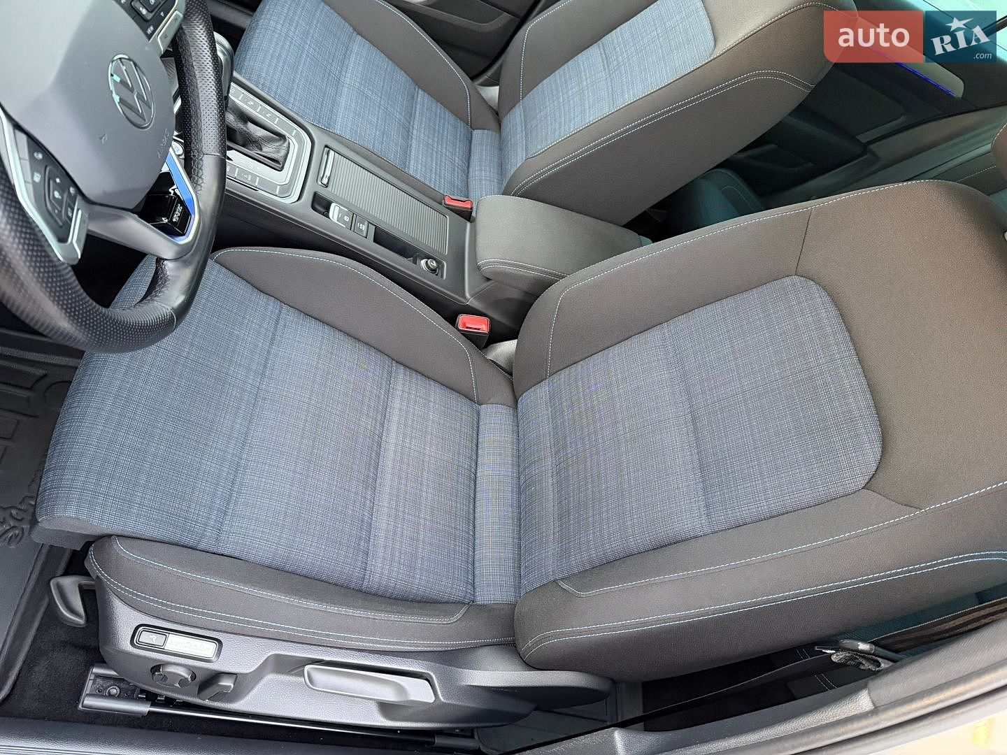Volkswagen Passat 2020 VIN WVWZZZ3CZME027709 фото оголошення 43 з 111