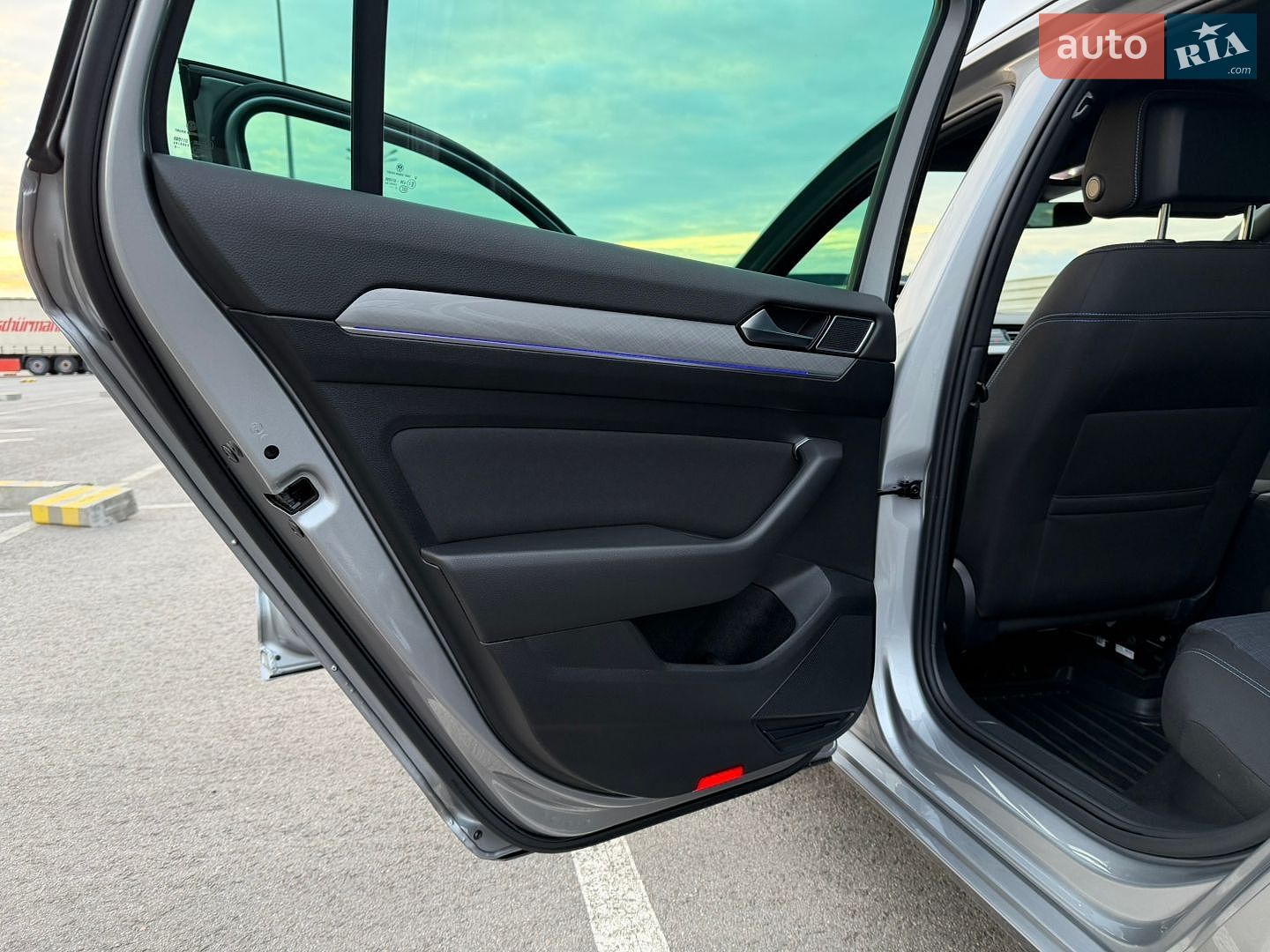 Volkswagen Passat 2020 VIN WVWZZZ3CZME027709 фото оголошення 50 з 111