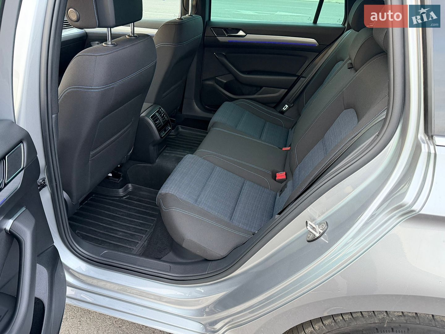 Volkswagen Passat 2020 VIN WVWZZZ3CZME027709 фото оголошення 53 з 111