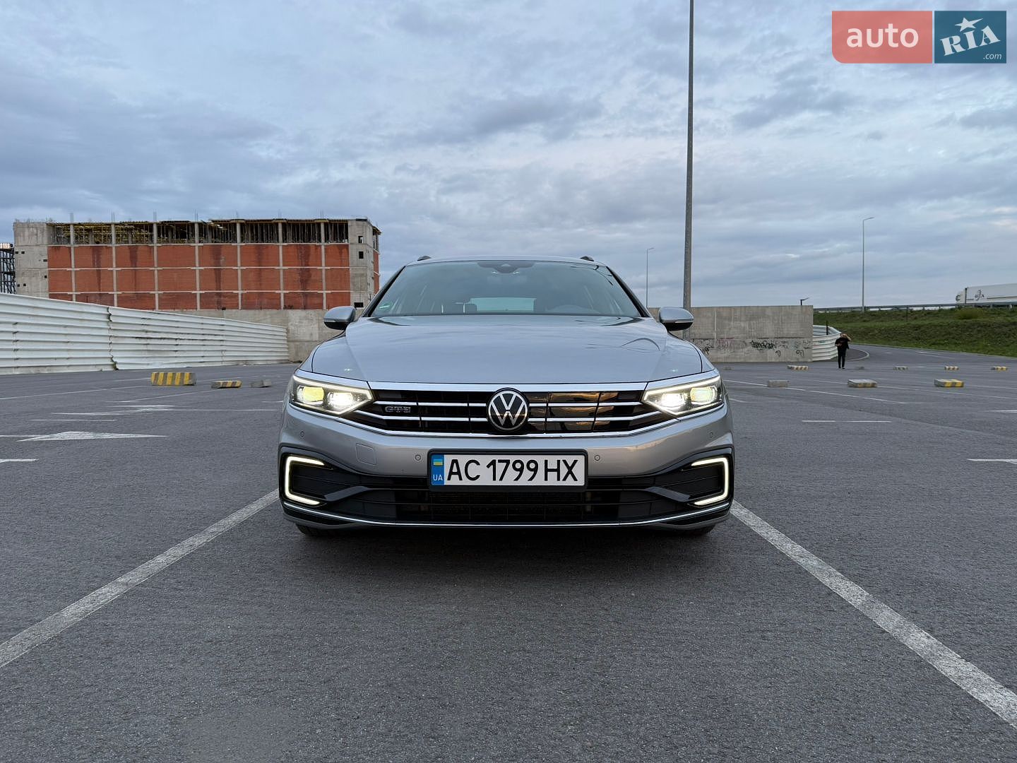 Volkswagen Passat 2020 VIN WVWZZZ3CZME027709 фото оголошення 31 з 111