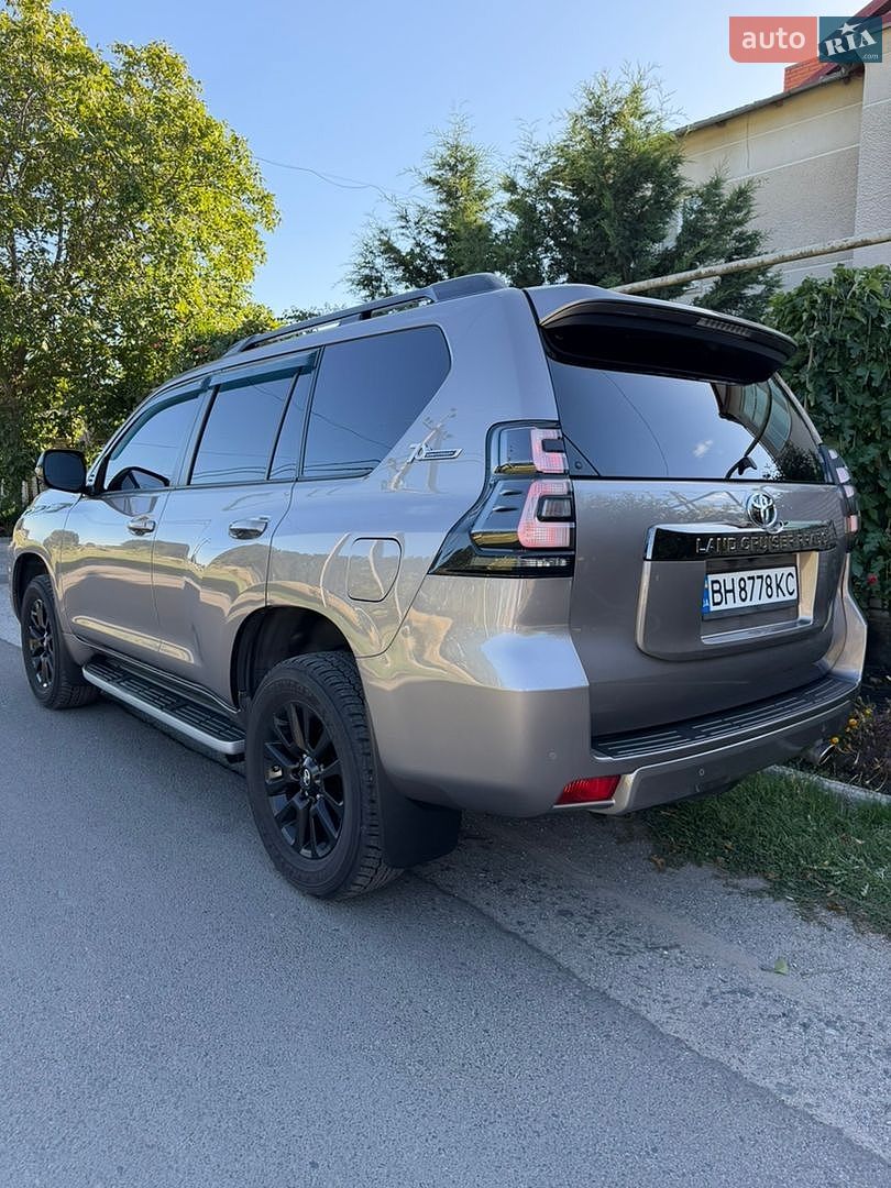 Toyota Land Cruiser Prado 2021 VIN JTEBU3FJ30K212132 фото оголошення 17 з 56