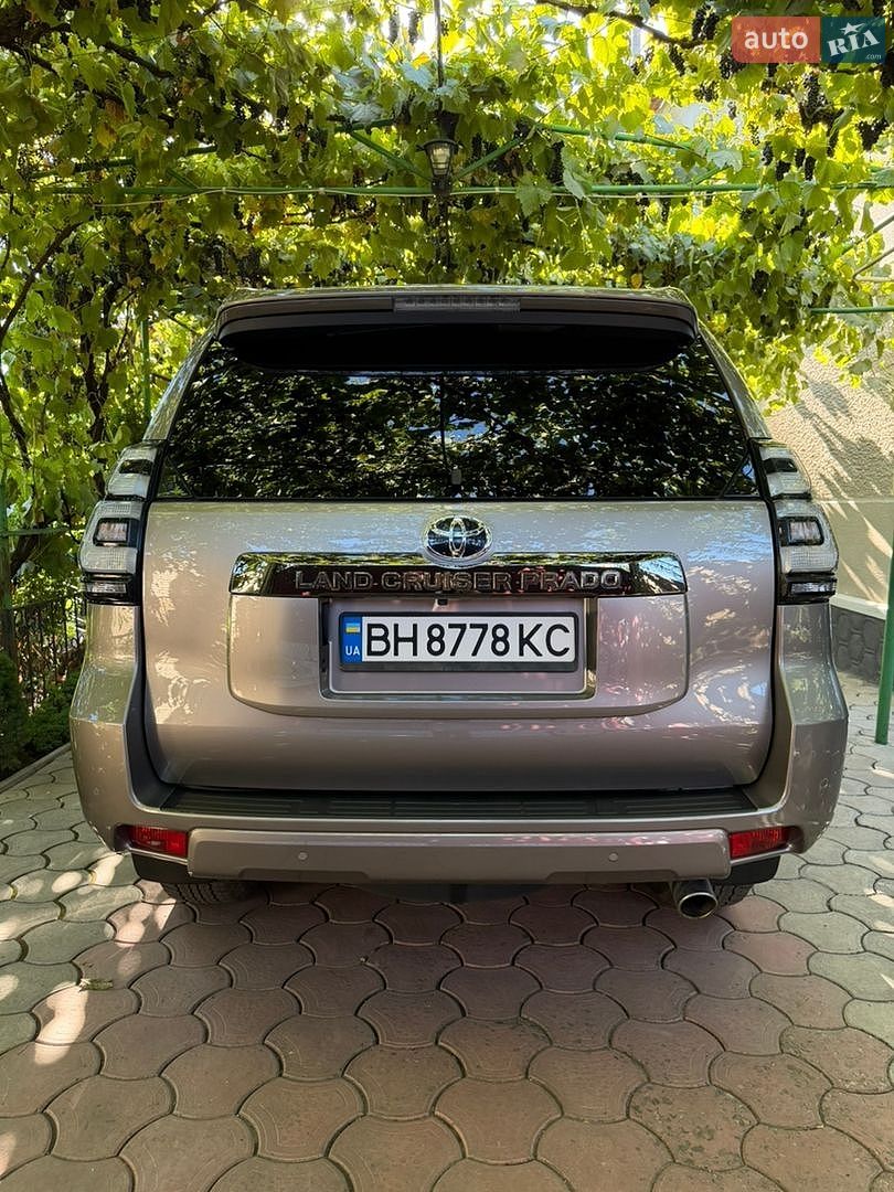 Toyota Land Cruiser Prado 2021 VIN JTEBU3FJ30K212132 фото оголошення 23 з 56