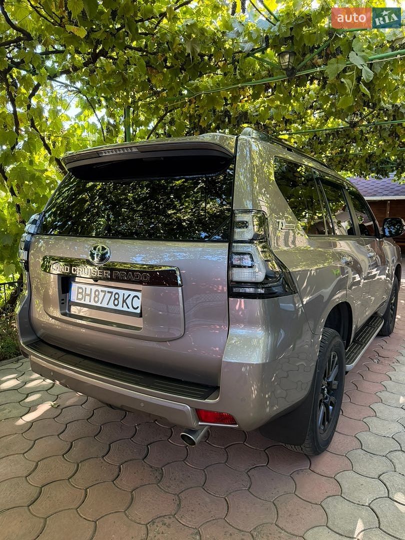 Toyota Land Cruiser Prado 2021 VIN JTEBU3FJ30K212132 фото оголошення 19 з 56