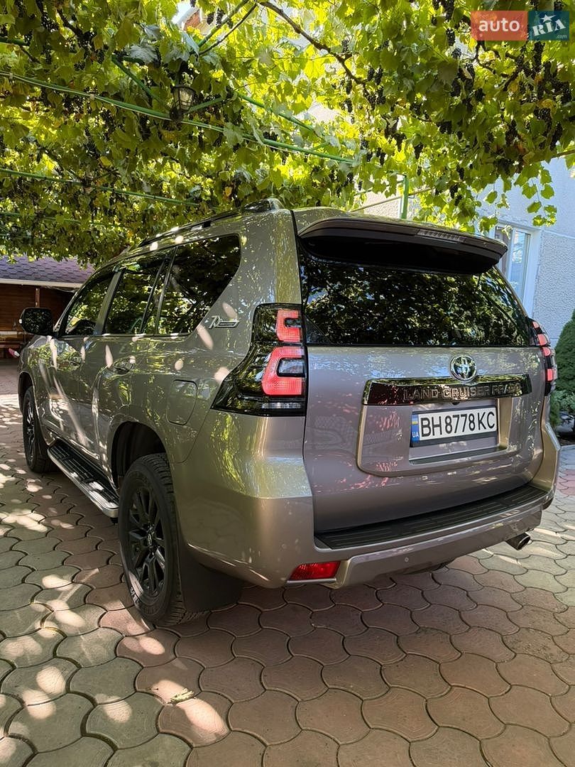 Toyota Land Cruiser Prado 2021 VIN JTEBU3FJ30K212132 фото оголошення 21 з 56