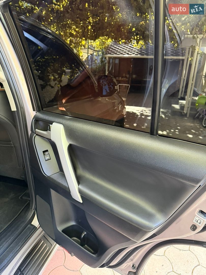 Toyota Land Cruiser Prado 2021 VIN JTEBU3FJ30K212132 фото оголошення 33 з 56