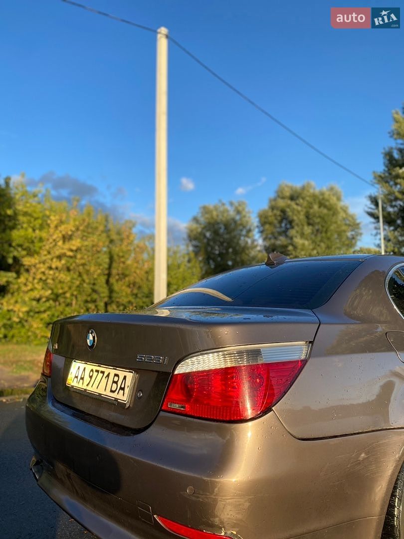 BMW 5 Series 2005 VIN WBANE31040B950533 фото оголошення 9 з 22