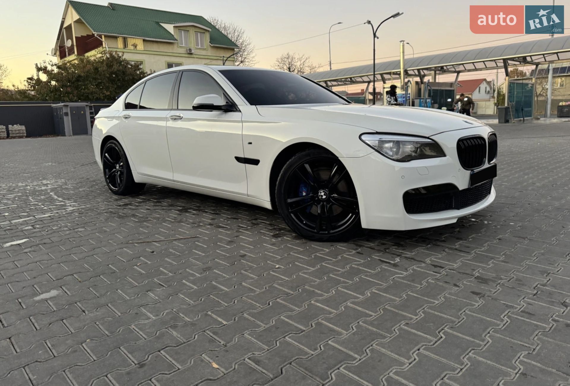 BMW 7 Series 2013 VIN WBAYA6C56DD143895 фото оголошення 4 з 13