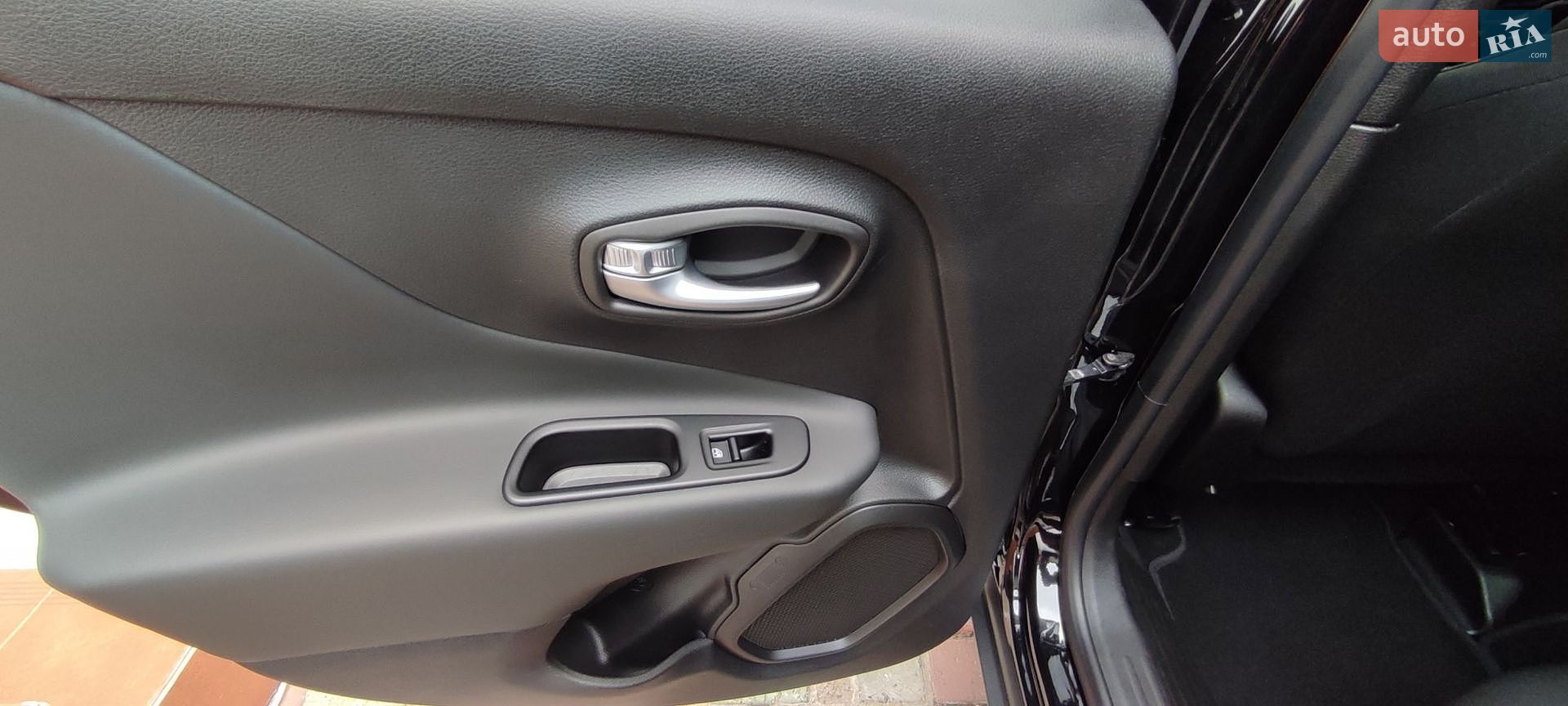 Jeep Renegade 2022 VIN ZACNJDB11NPN69437 фото оголошення 83 з 112