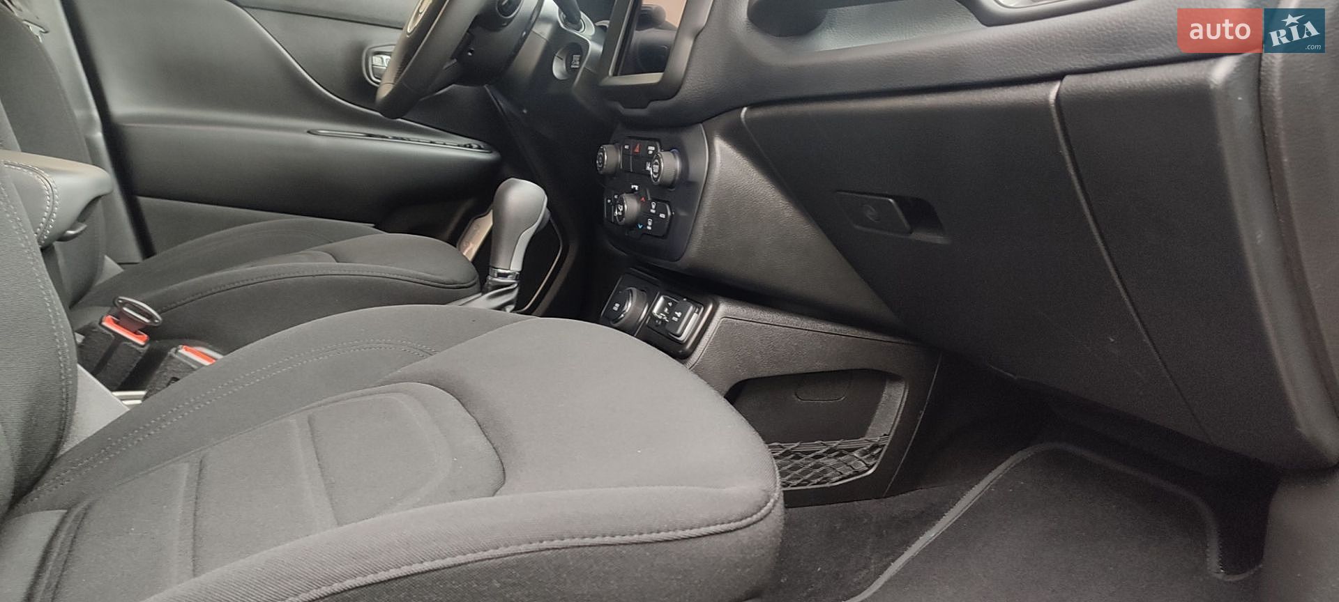 Jeep Renegade 2022 VIN ZACNJDB11NPN69437 фото оголошення 91 з 112