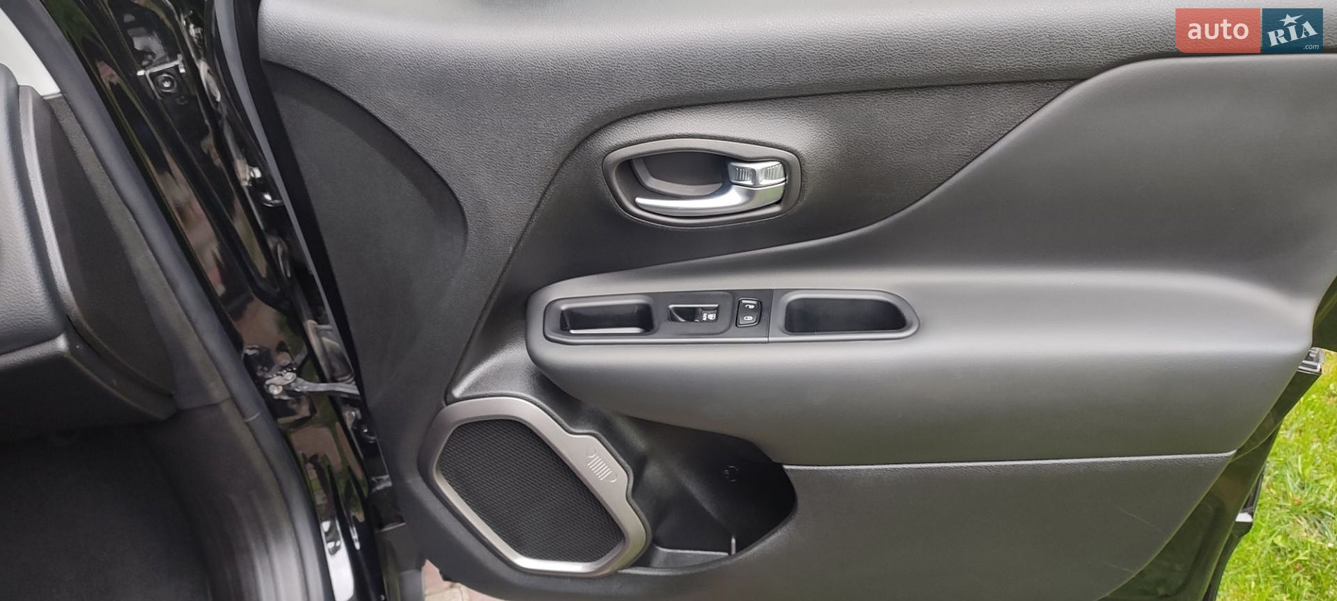 Jeep Renegade 2022 VIN ZACNJDB11NPN69437 фото оголошення 95 з 112