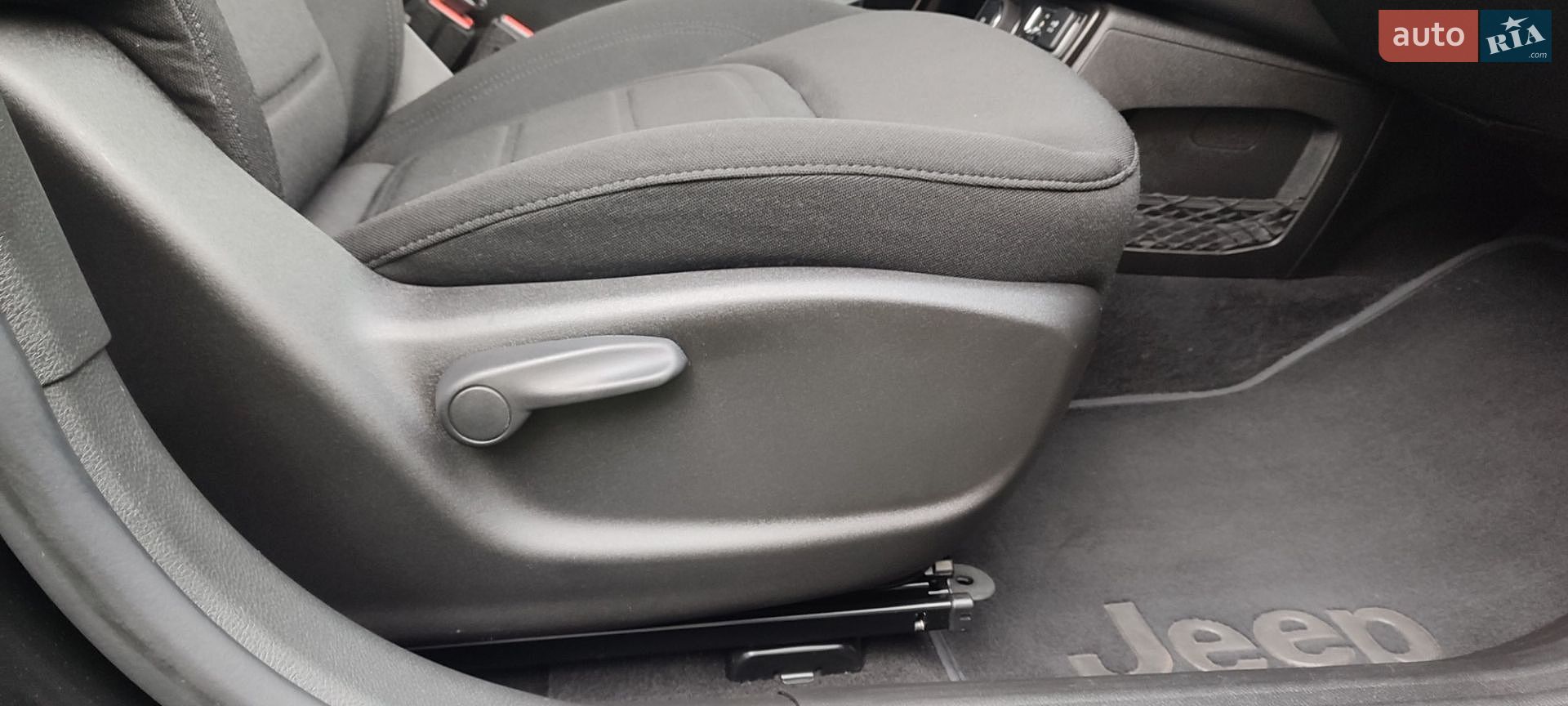 Jeep Renegade 2022 VIN ZACNJDB11NPN69437 фото оголошення 104 з 112
