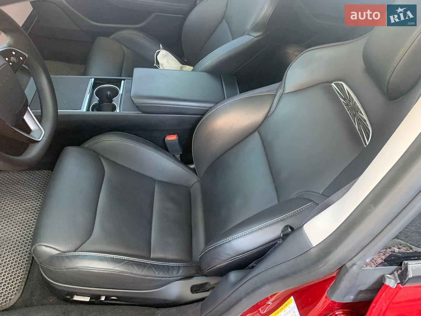 Tesla Model 3 2024 VIN 5YJ3E1ET5RF807748 фото оголошення 10 з 15