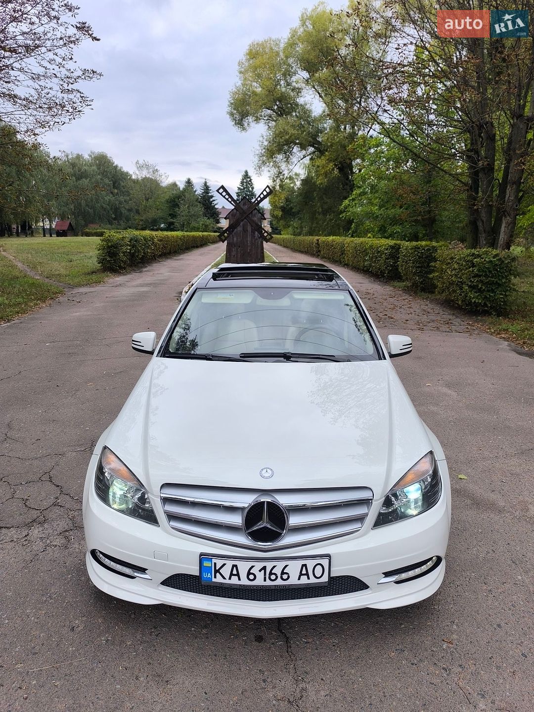 Mercedes-Benz C-Class 2010 VIN WDDGF8BB8BR140814 фото оголошення 6 з 56