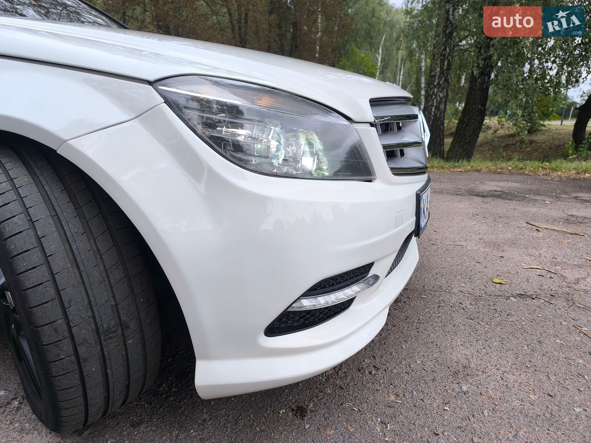 Mercedes-Benz C-Class 2010 VIN WDDGF8BB8BR140814 фото оголошення 5 з 56