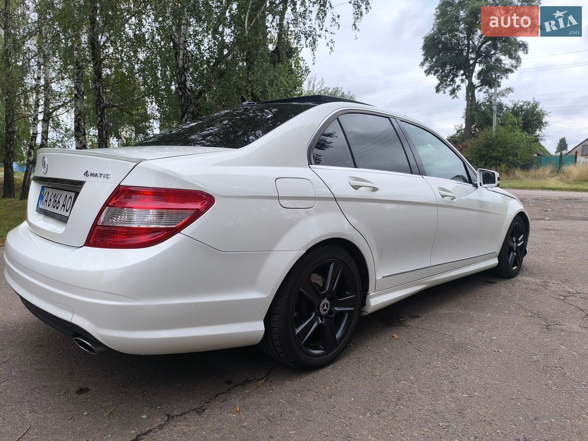 Mercedes-Benz C-Class 2010 VIN WDDGF8BB8BR140814 фото оголошення 7 з 56