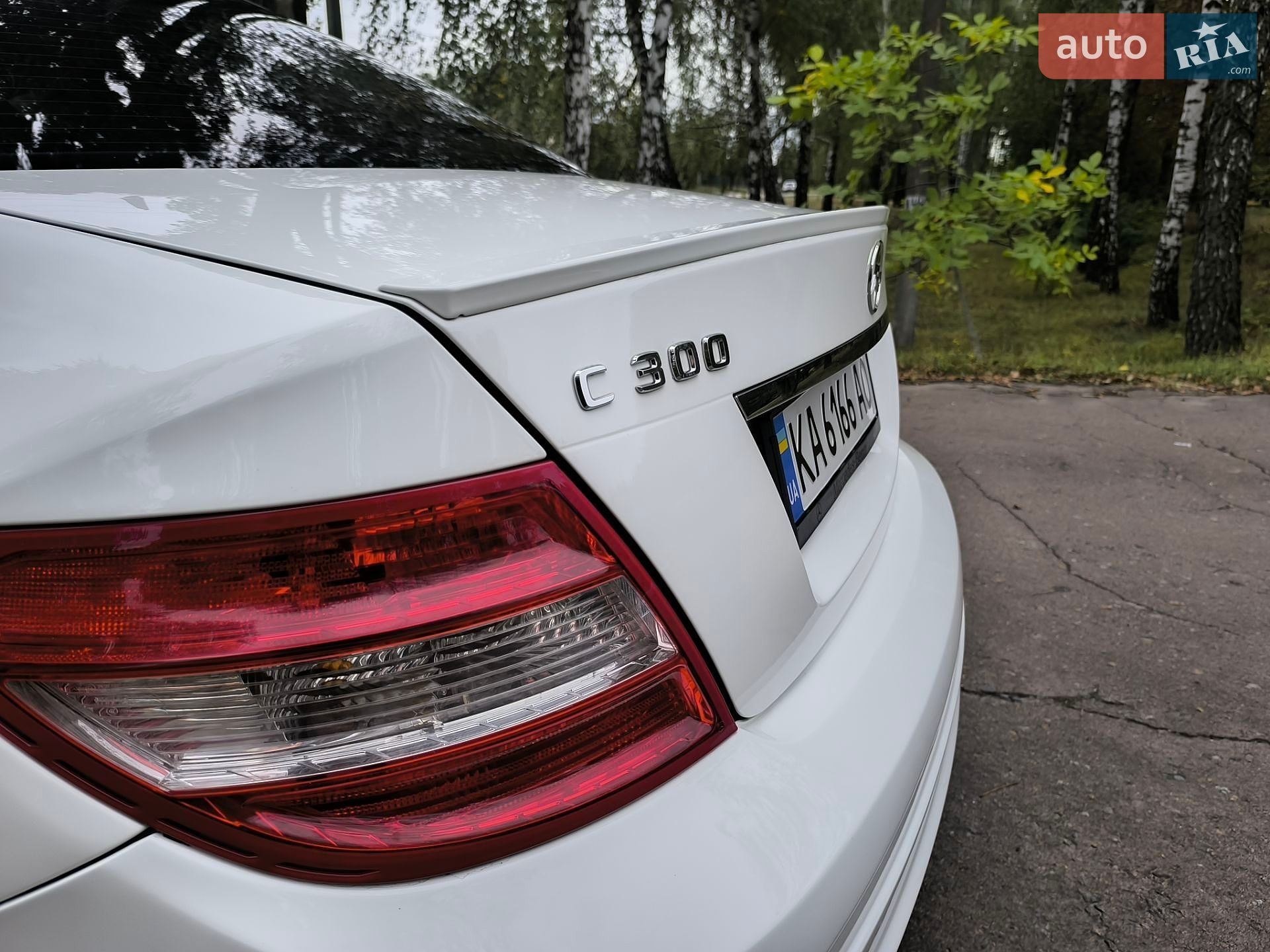 Mercedes-Benz C-Class 2010 VIN WDDGF8BB8BR140814 фото оголошення 10 з 56