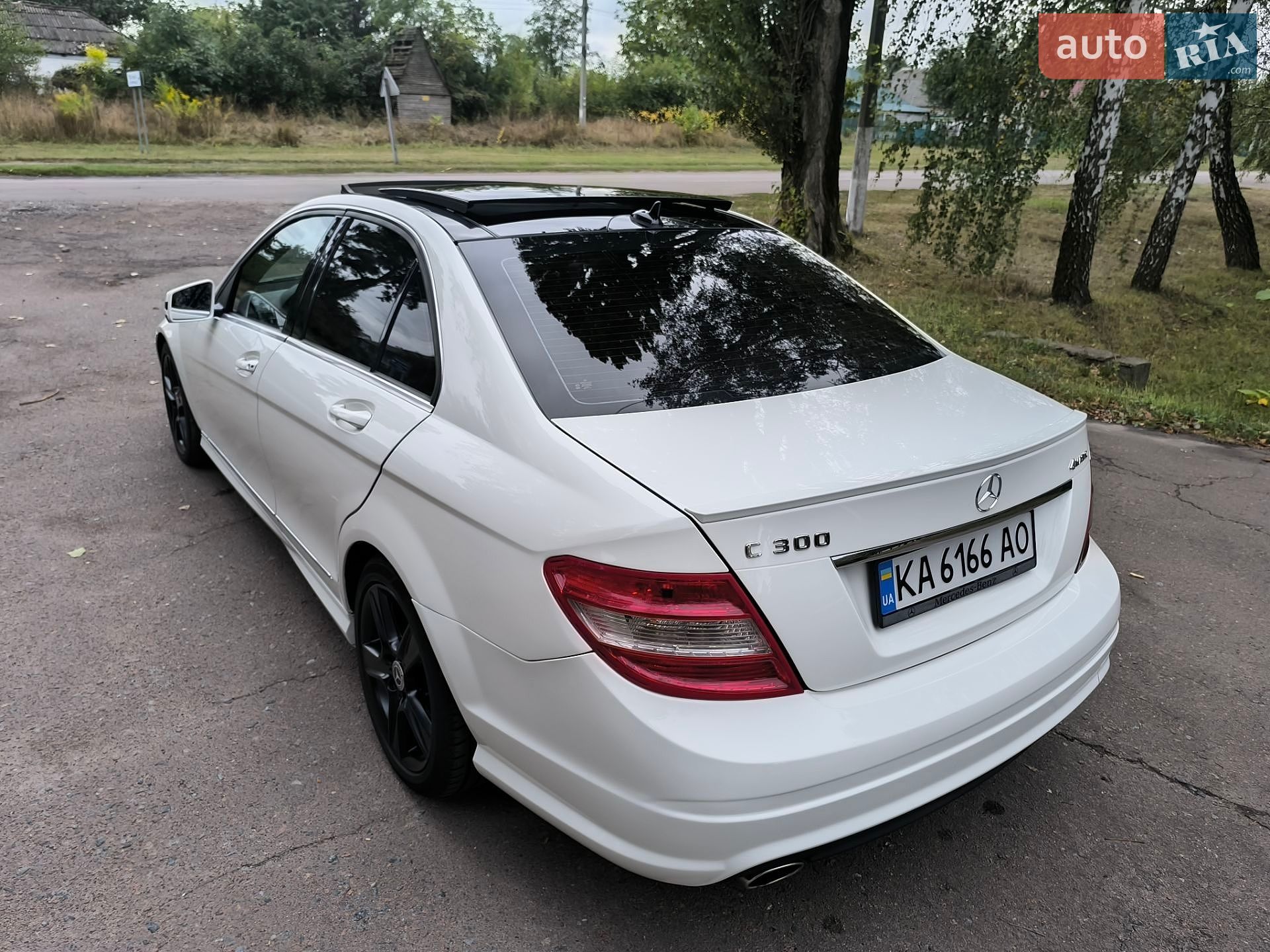 Mercedes-Benz C-Class 2010 VIN WDDGF8BB8BR140814 фото оголошення 11 з 56