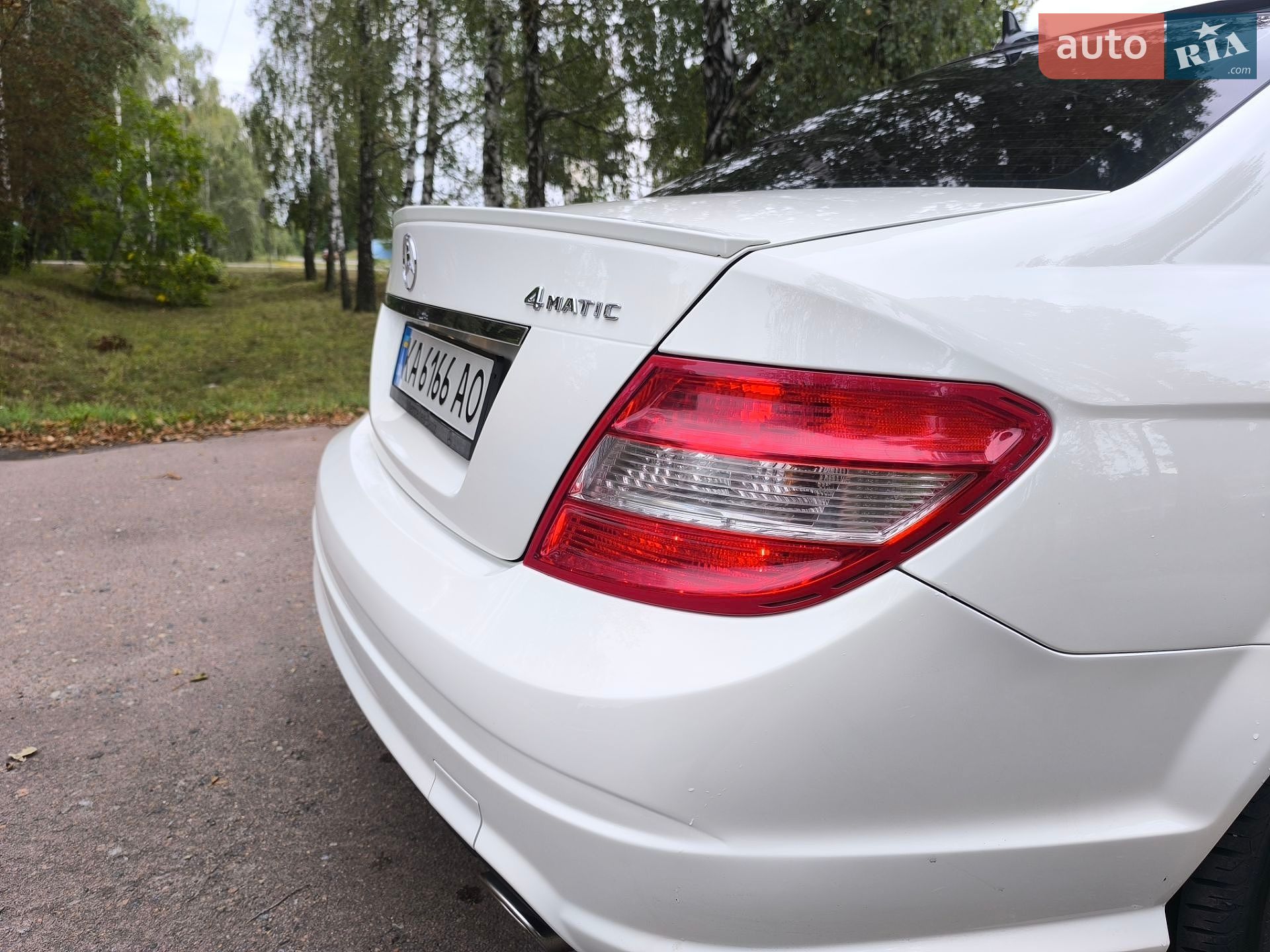 Mercedes-Benz C-Class 2010 VIN WDDGF8BB8BR140814 фото оголошення 14 з 56