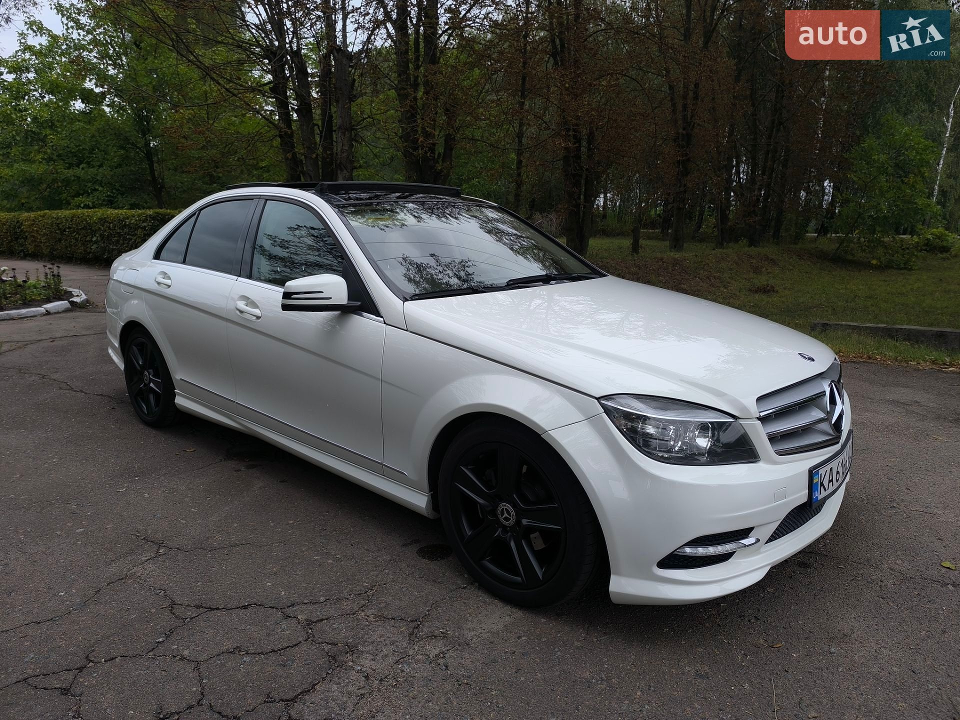Mercedes-Benz C-Class 2010 VIN WDDGF8BB8BR140814 фото оголошення 26 з 56
