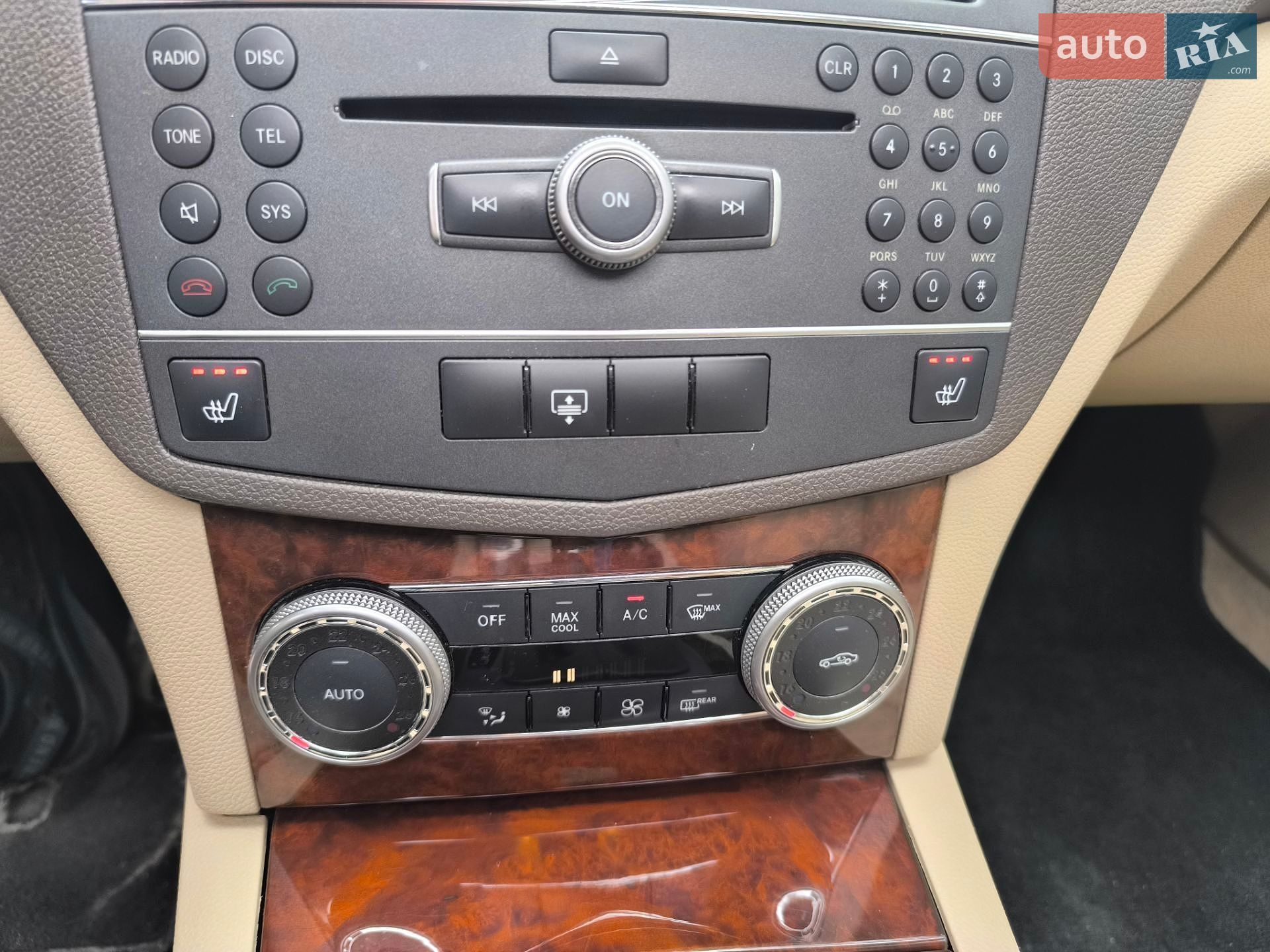 Mercedes-Benz C-Class 2010 VIN WDDGF8BB8BR140814 фото оголошення 34 з 56