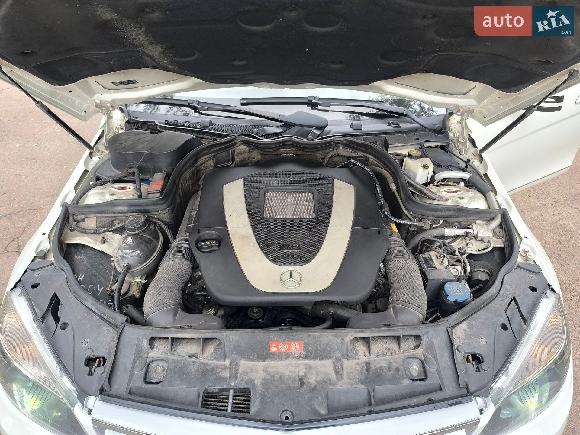 Mercedes-Benz C-Class 2010 VIN WDDGF8BB8BR140814 фото оголошення 37 з 56