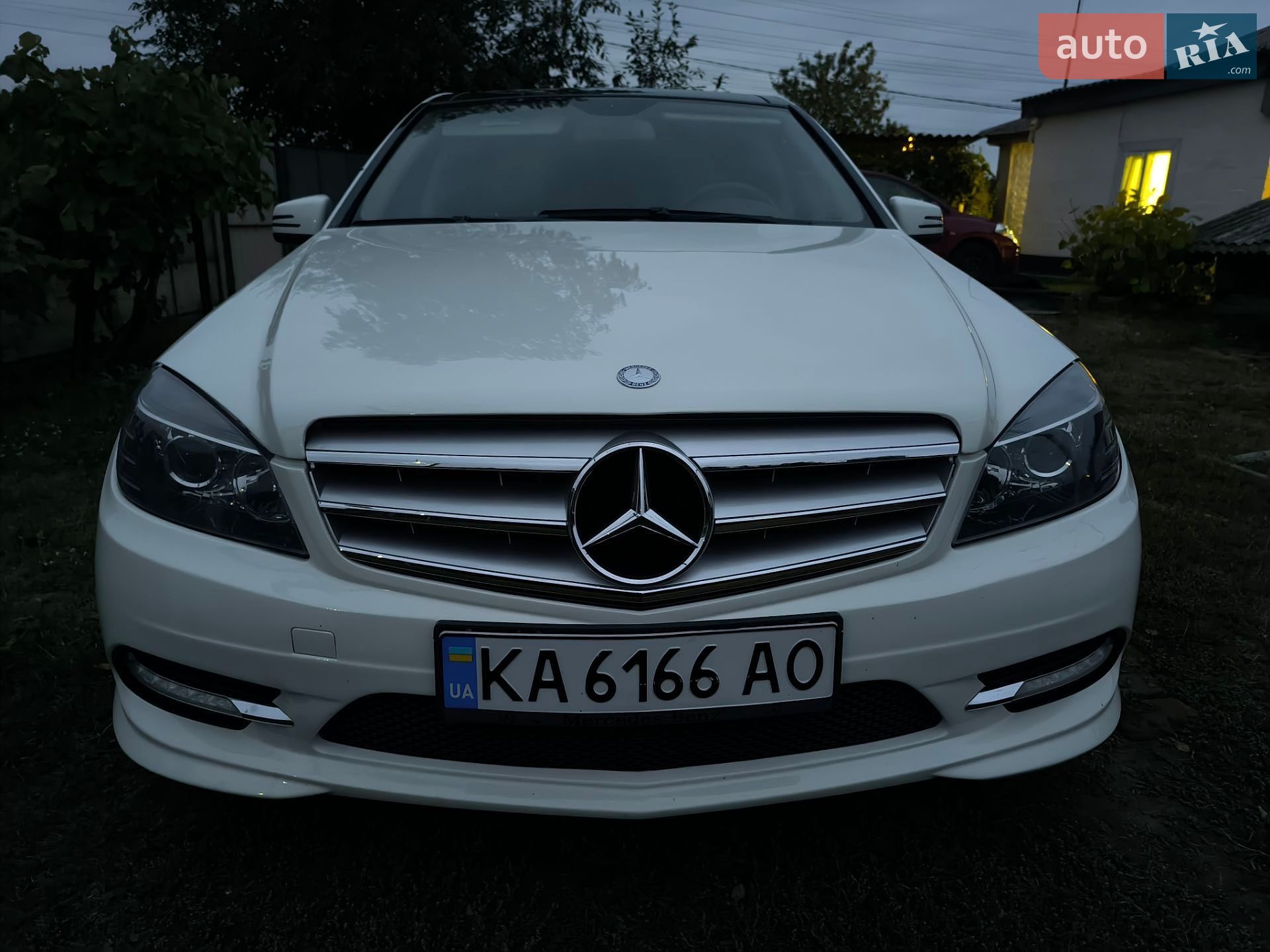 Mercedes-Benz C-Class 2010 VIN WDDGF8BB8BR140814 фото оголошення 44 з 56
