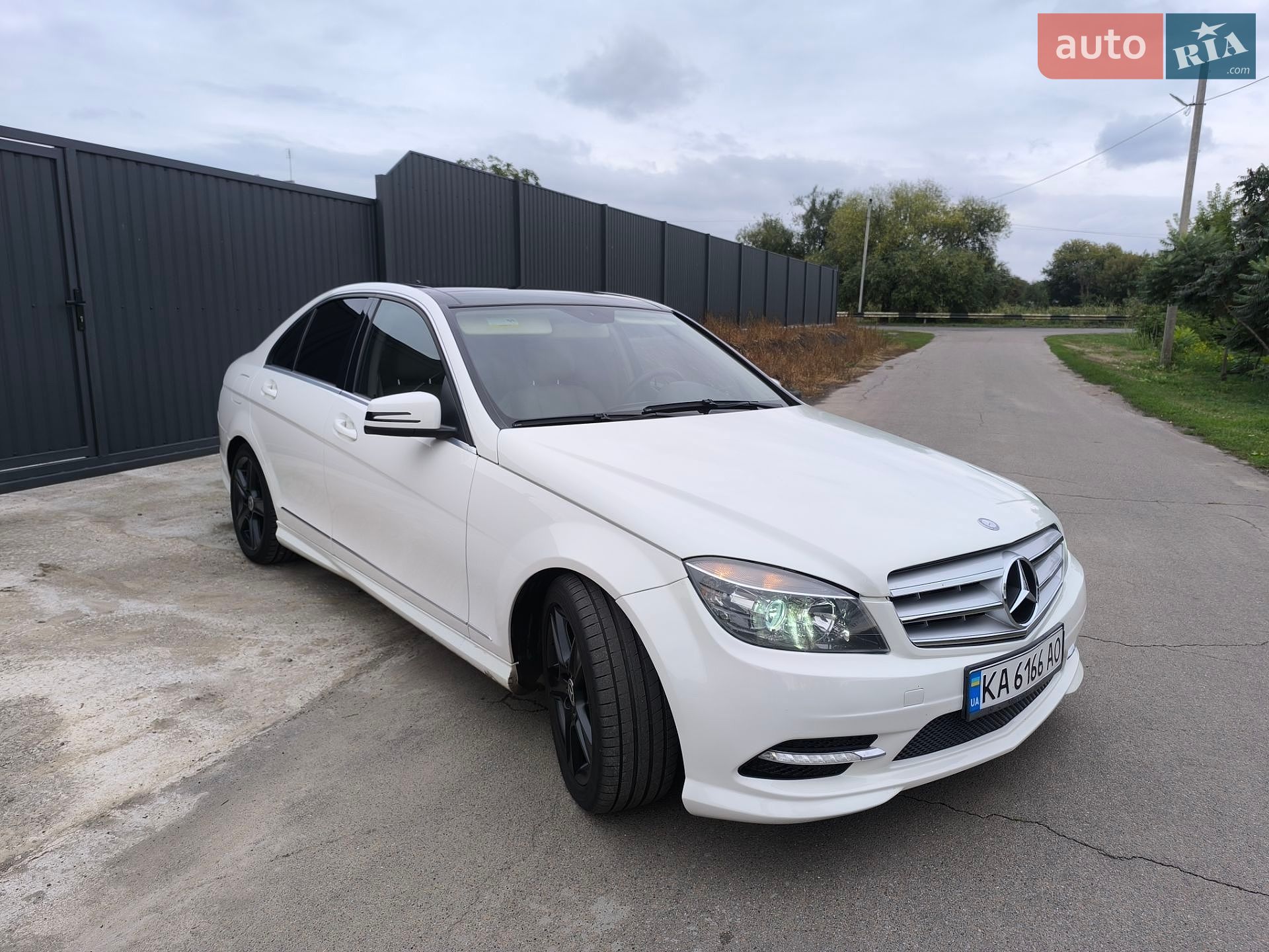 Mercedes-Benz C-Class 2010 VIN WDDGF8BB8BR140814 фото оголошення 40 з 56
