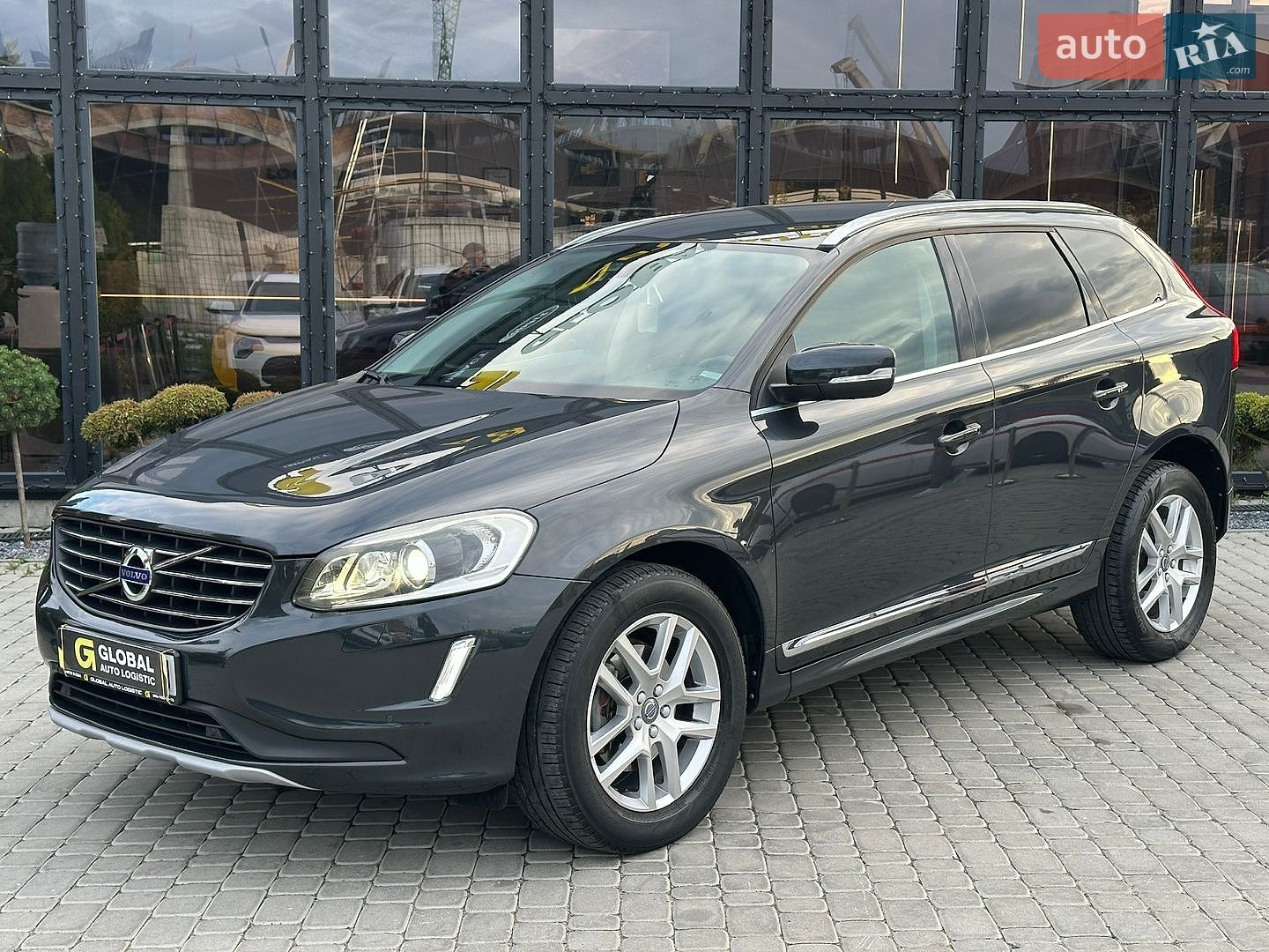 Volvo XC60 2016 VIN YV1DZA8CDH2095920 фото оголошення 2 з 25