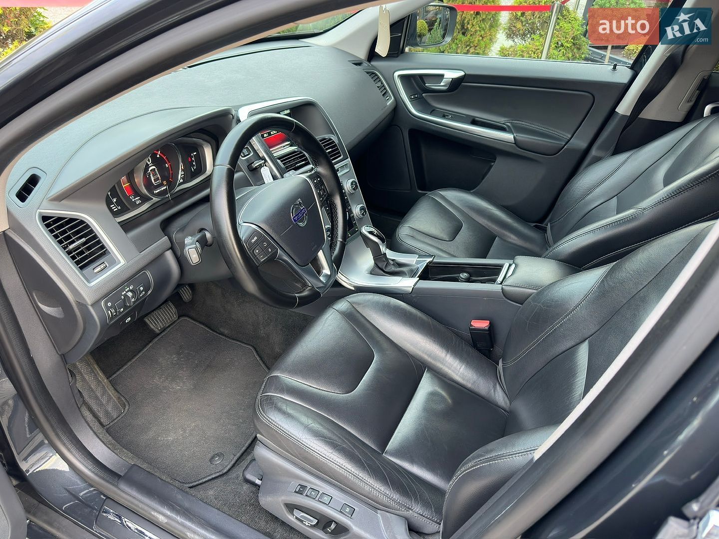 Volvo XC60 2016 VIN YV1DZA8CDH2095920 фото оголошення 17 з 25