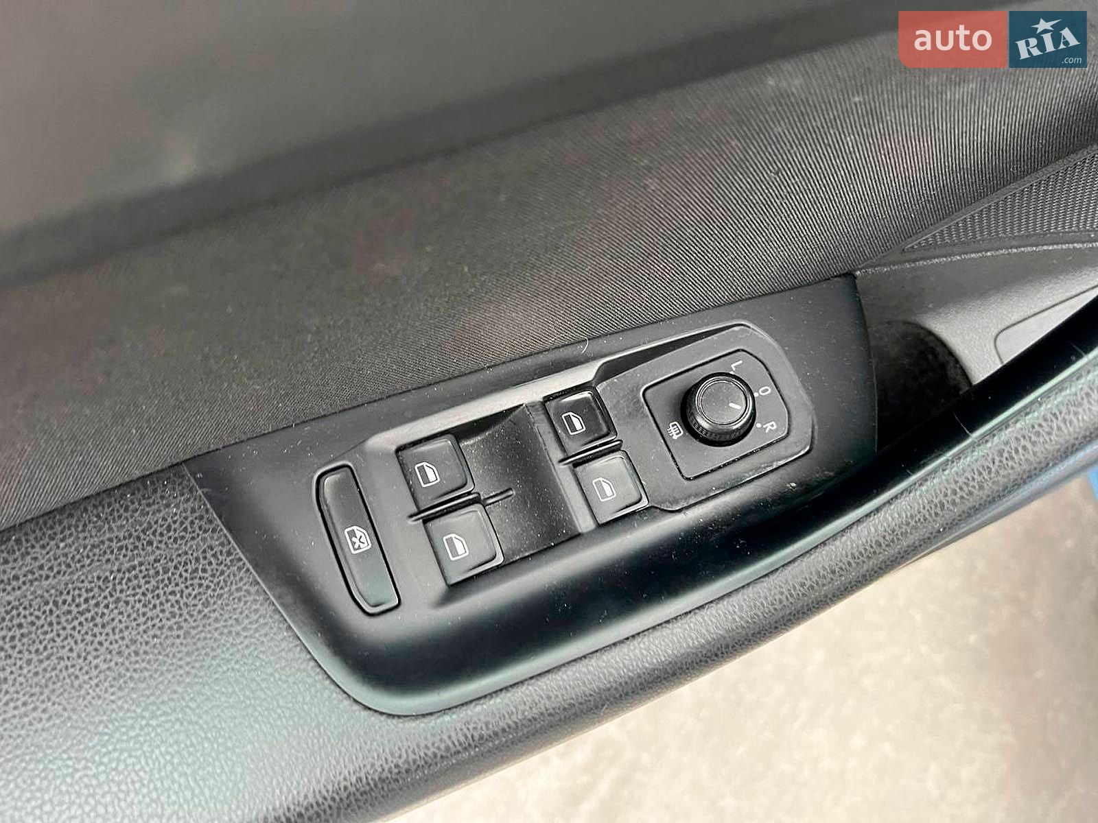 Volkswagen Passat 2015 VIN WVWZZZ3CZFE488214 фото оголошення 16 з 43